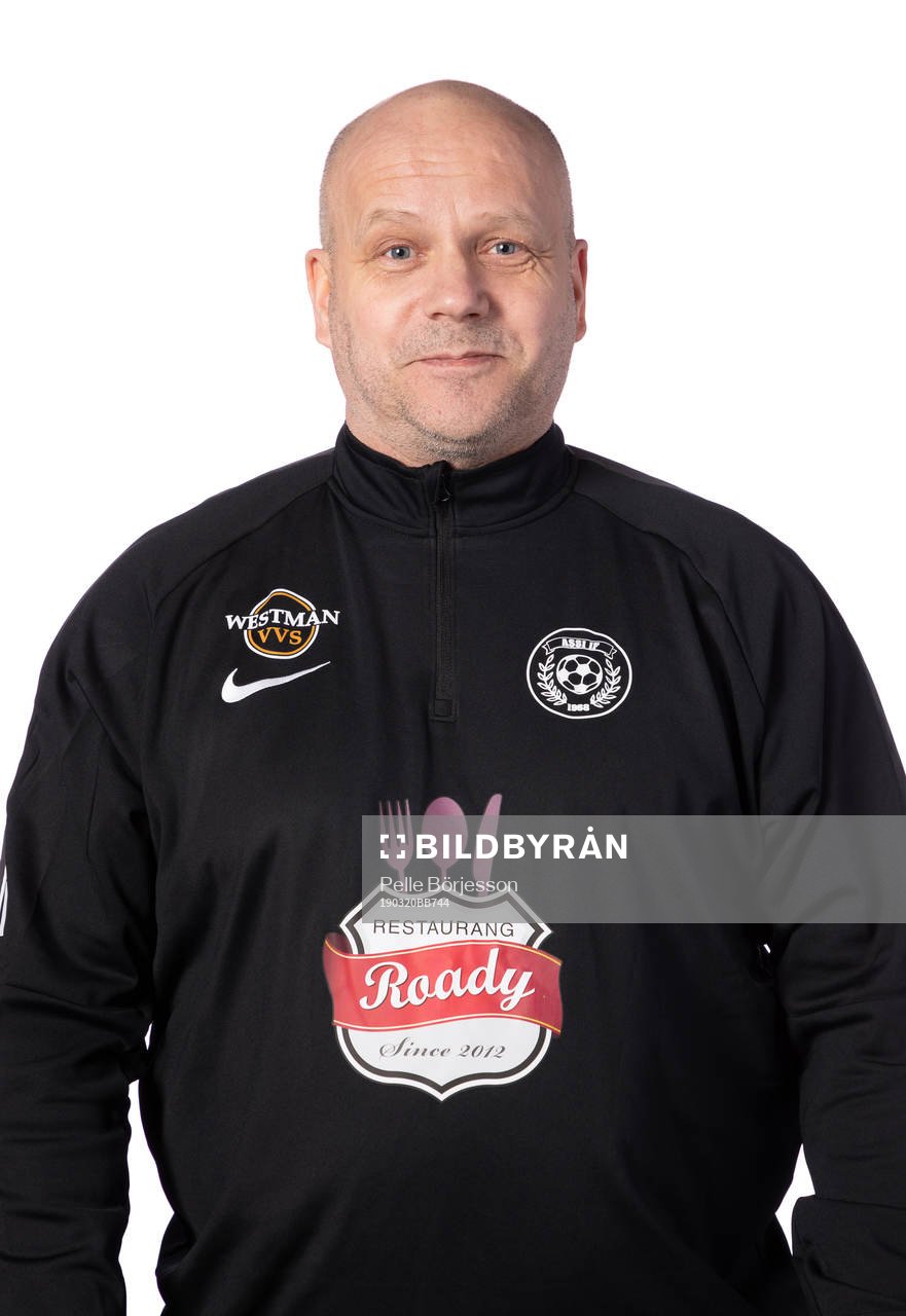 Assis assisterande tränare Marcus Roininen poserar för ett porträtt den 20 mars 2019 i Risögrund.