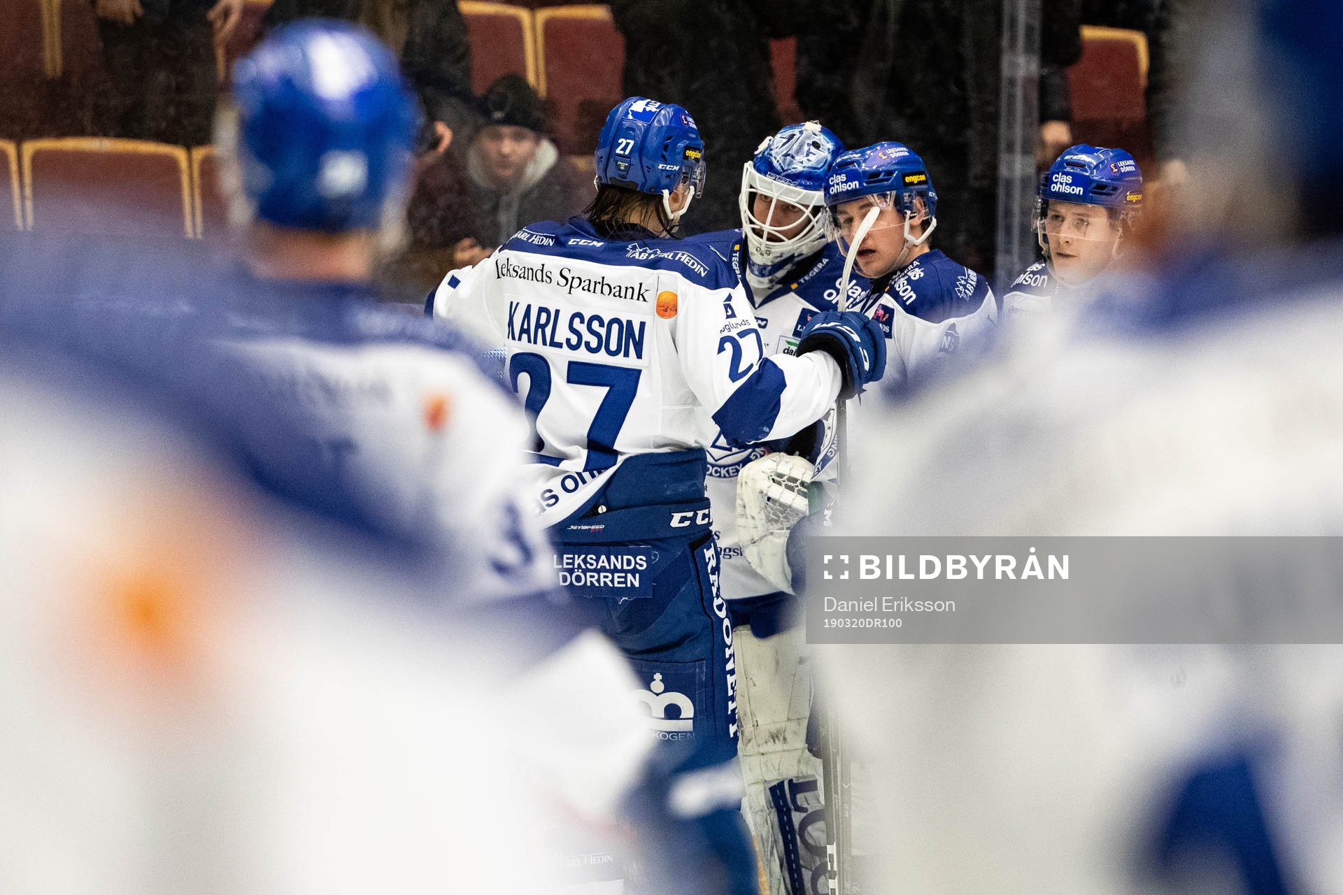 Leksands målvakt Axel Brage jublar med Anton Karlsson