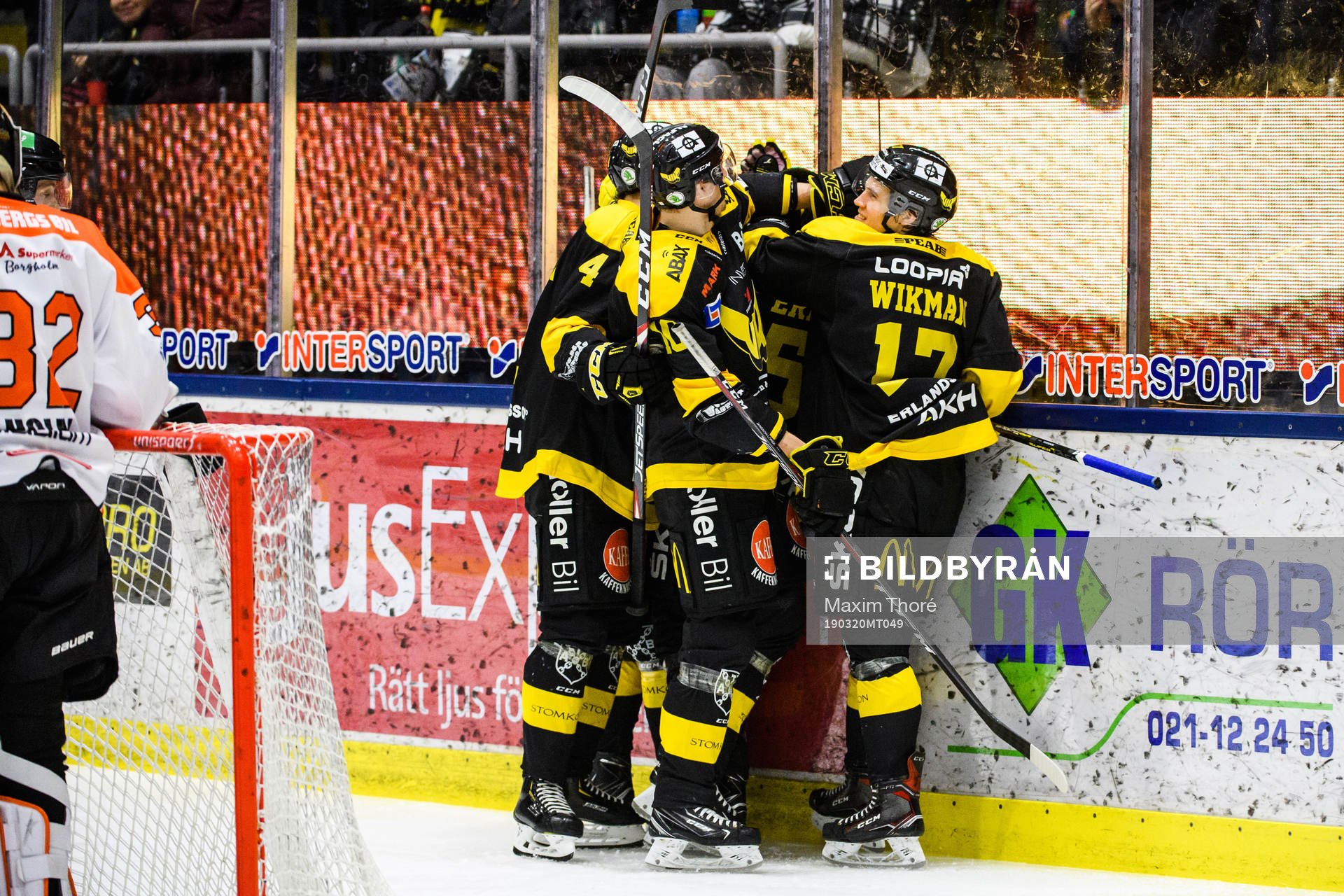 Västerås spelare jublar