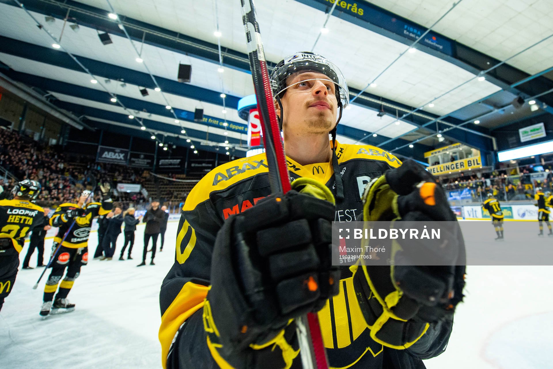 Västerås Jimmie Jansson jublar mot supportrar