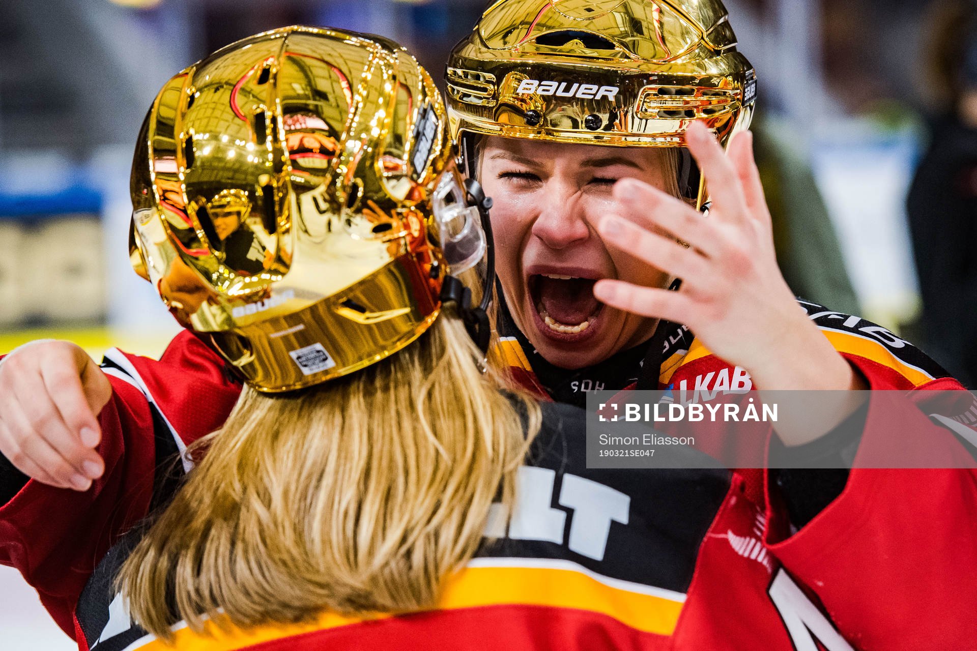 Luleås Nathalie Ferno och Ebba Berglund jublar