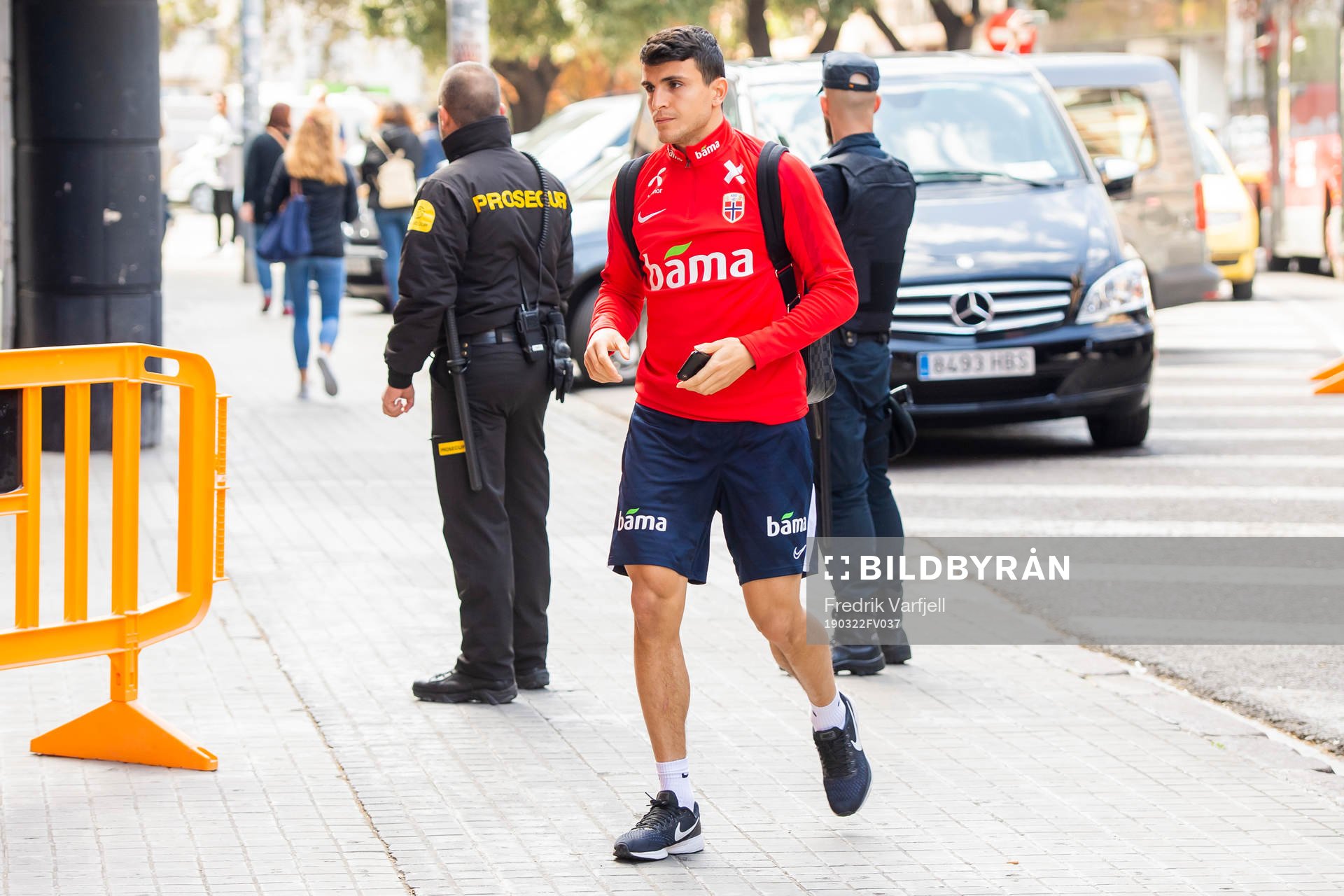 Mohamed Elyounoussi of Norway arrives the stadium