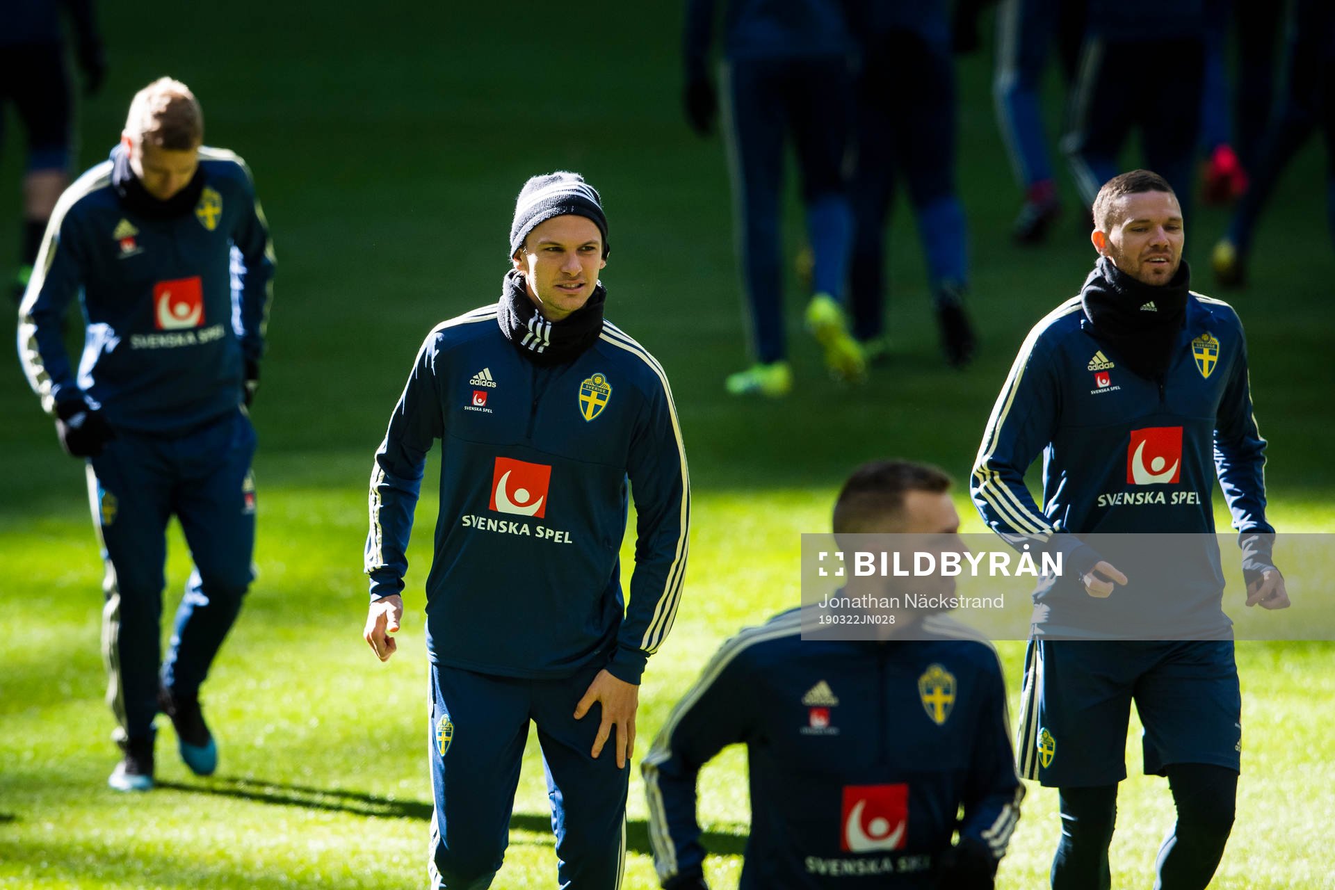 Sweden's Albin Ekdal (2nd L)