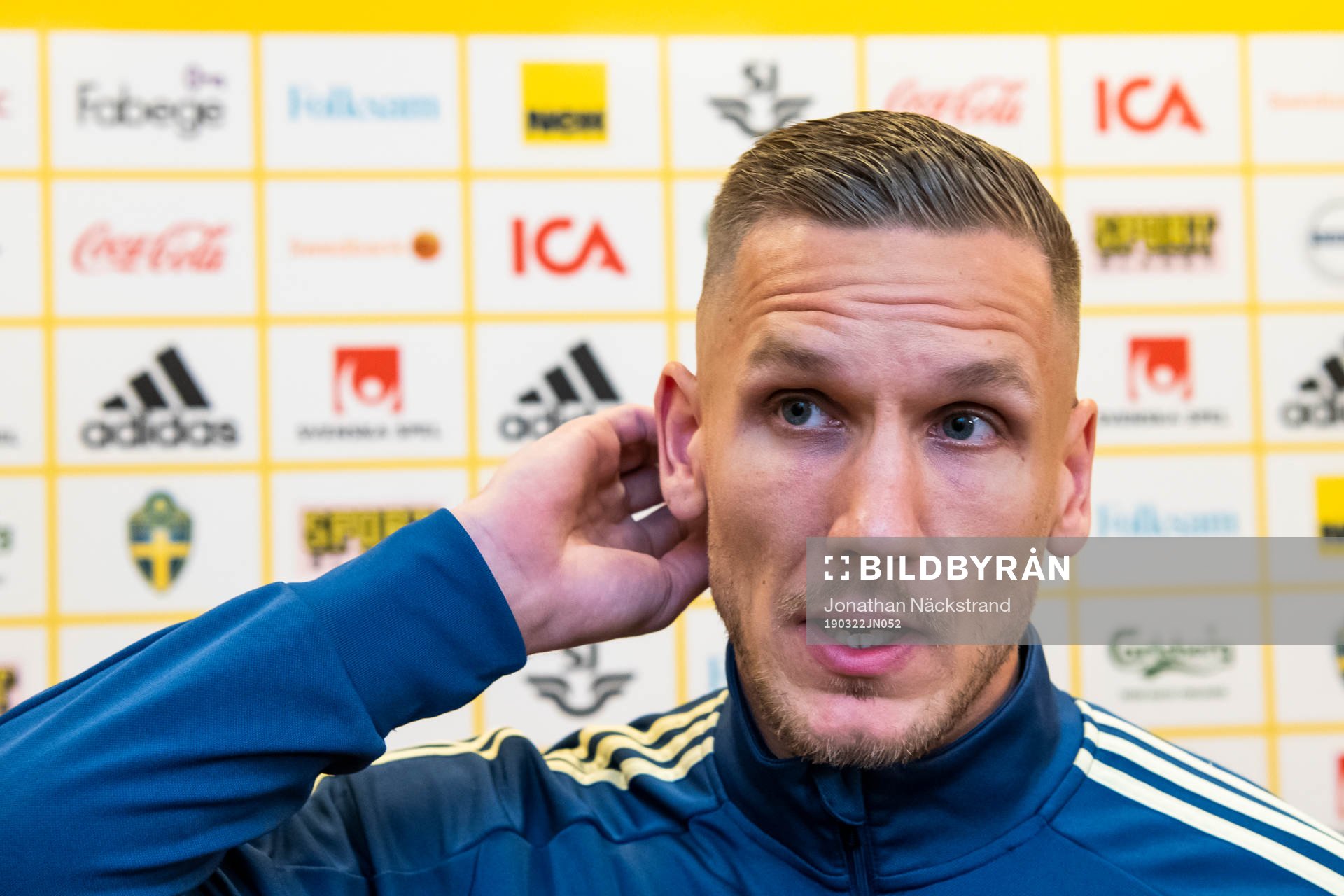 Sweden's goalkeeper Robin Olsen