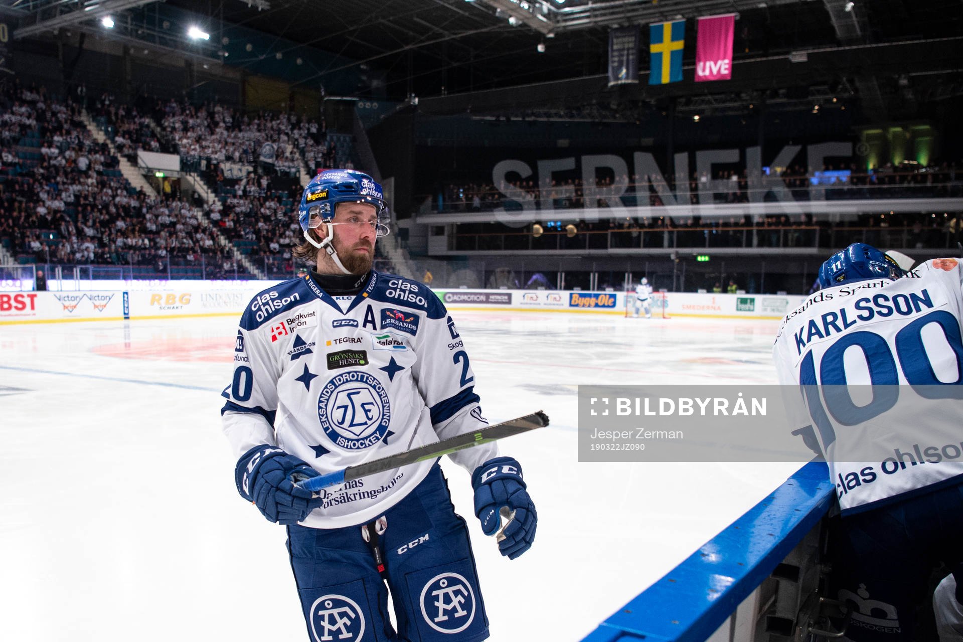 Leksands Mattias Karlsson med en avbruten klubba