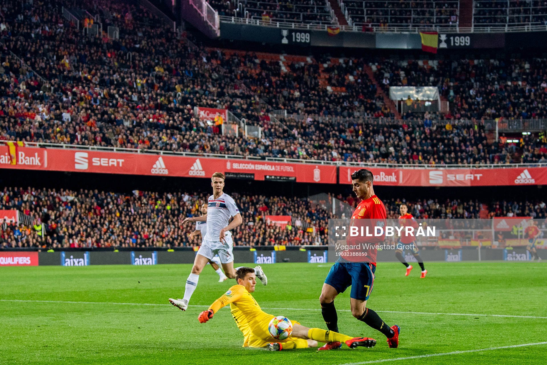 Goalkeeper Rune Almenning Jarstein of Norway brings down