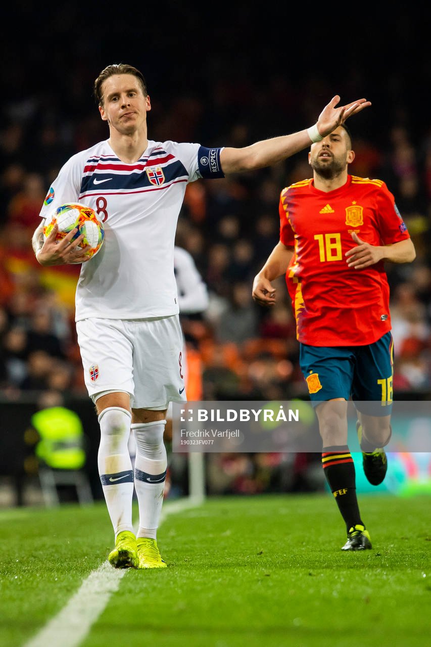 Stefan Johansen of Norway reacts
