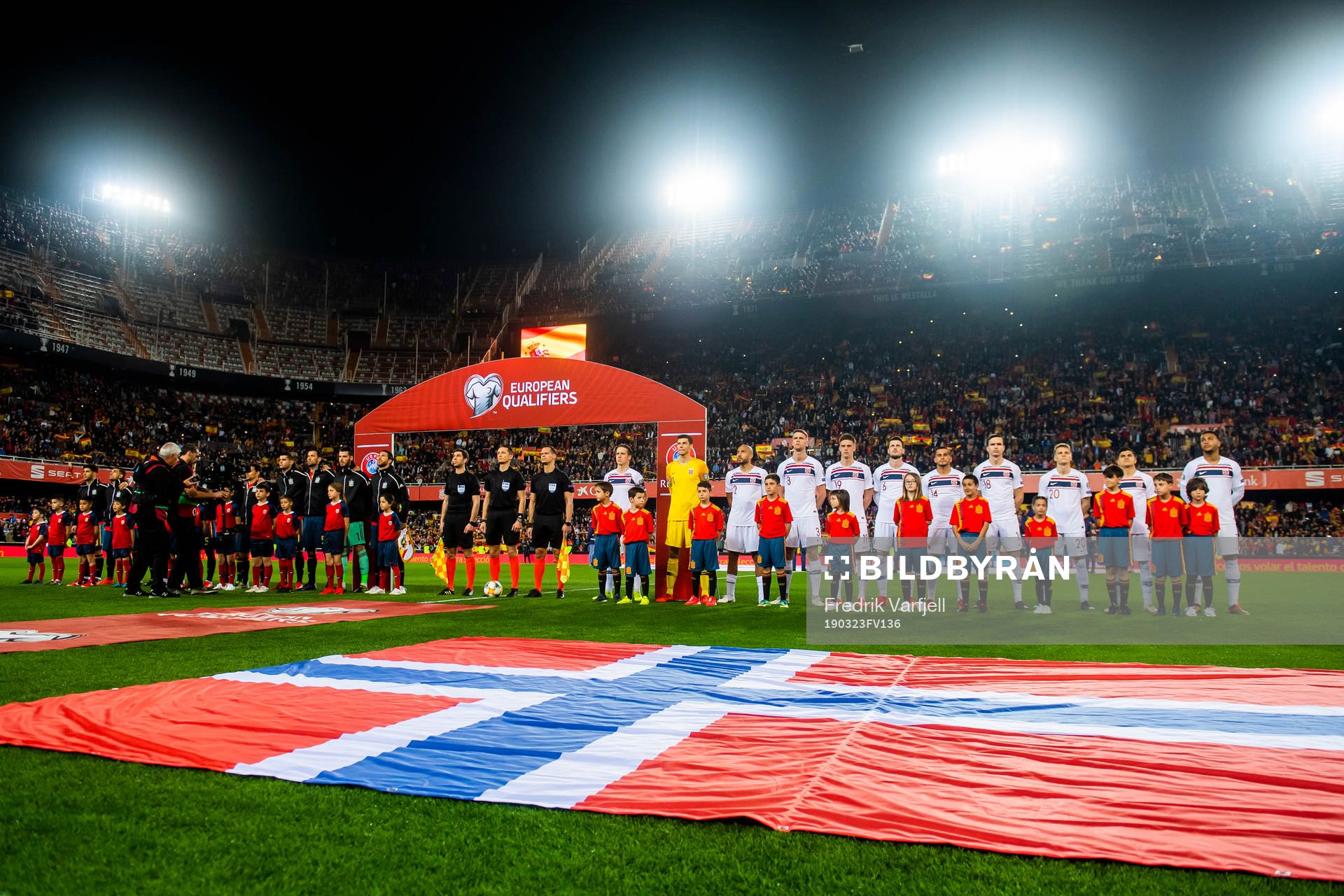 The players of Spain and of Norway