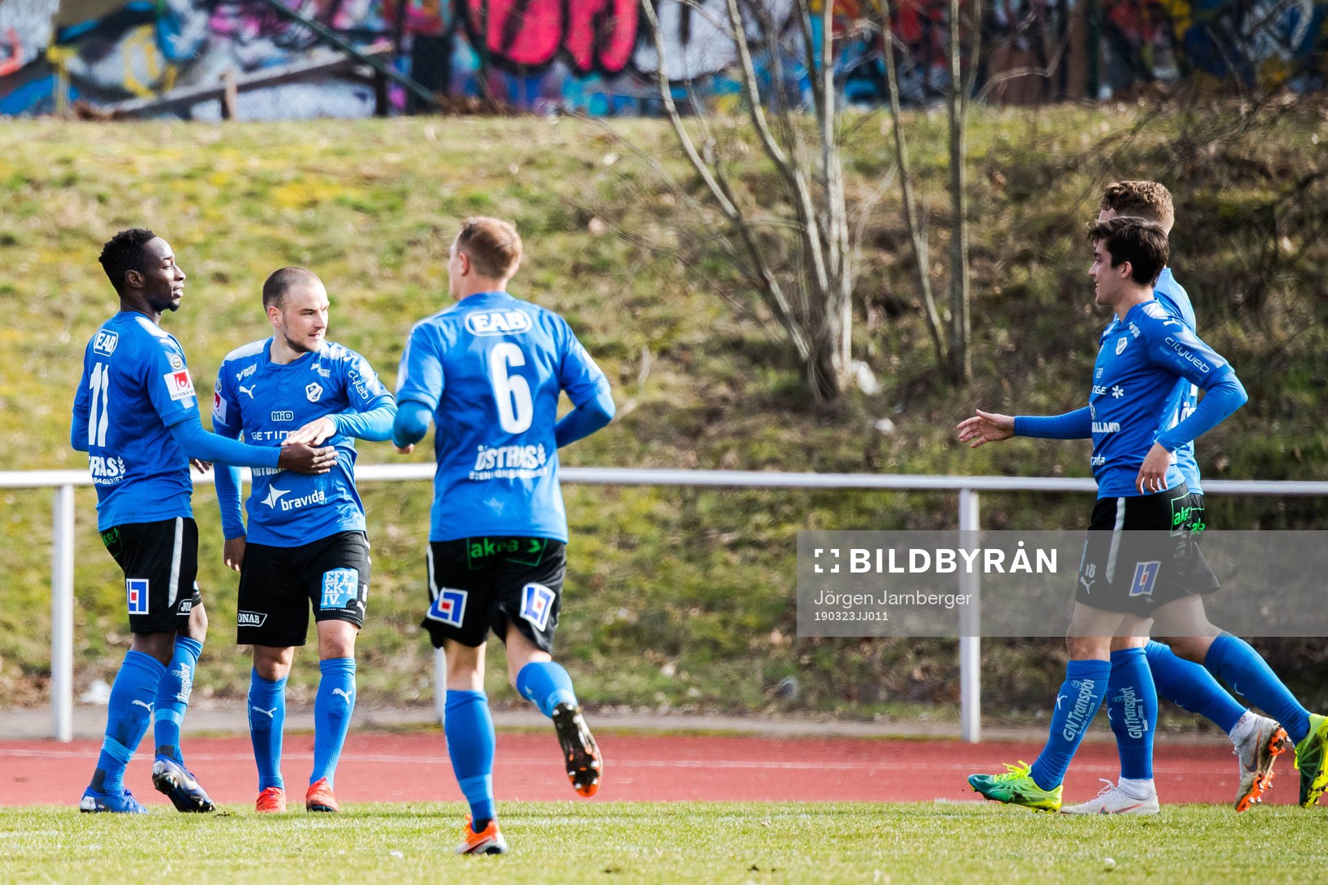 Halmstads Sadat Karim och Pontus Silfwer jublar
