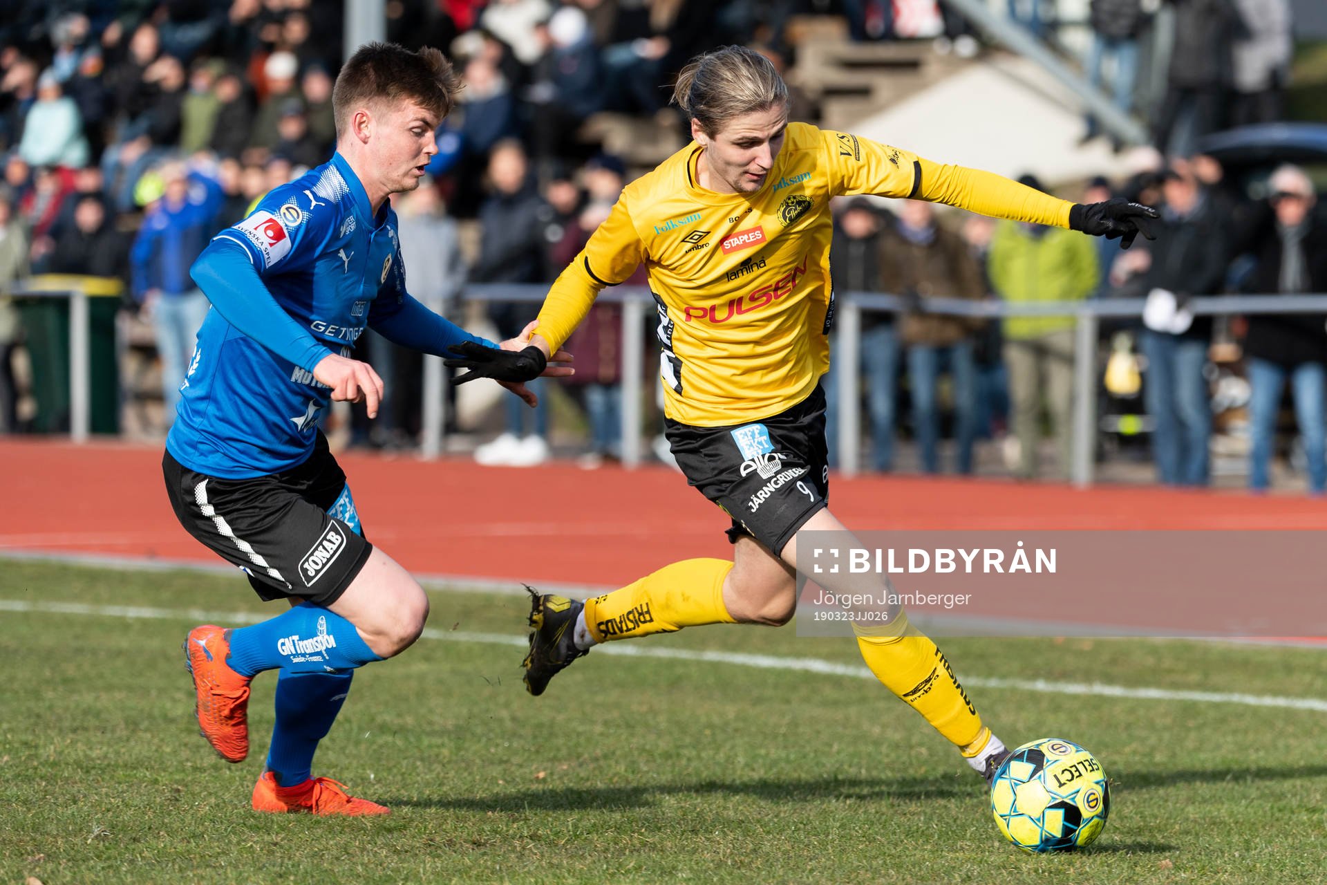 Elfsborgs Pawel Cibicki och Halmstads Jonathan Svedberg