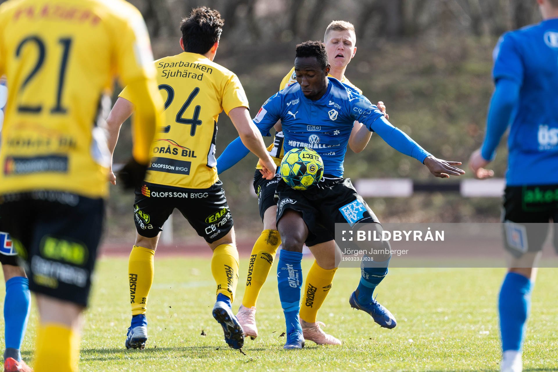 Halmstads Sadat Karim och Elfsborgs Joakim Nilsson