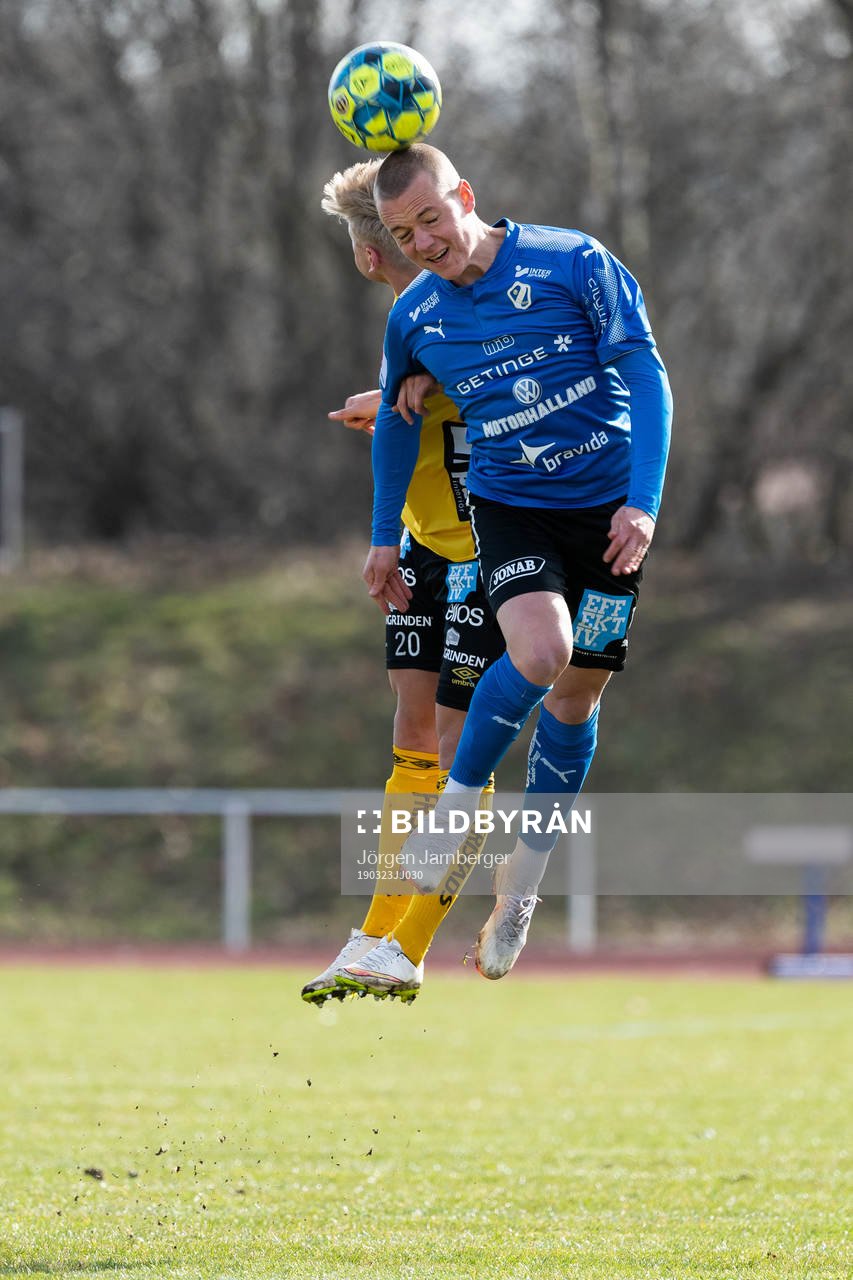 Halmstads Hoskuldur Gunnlaugsson och Elfsborgs Simon Strand