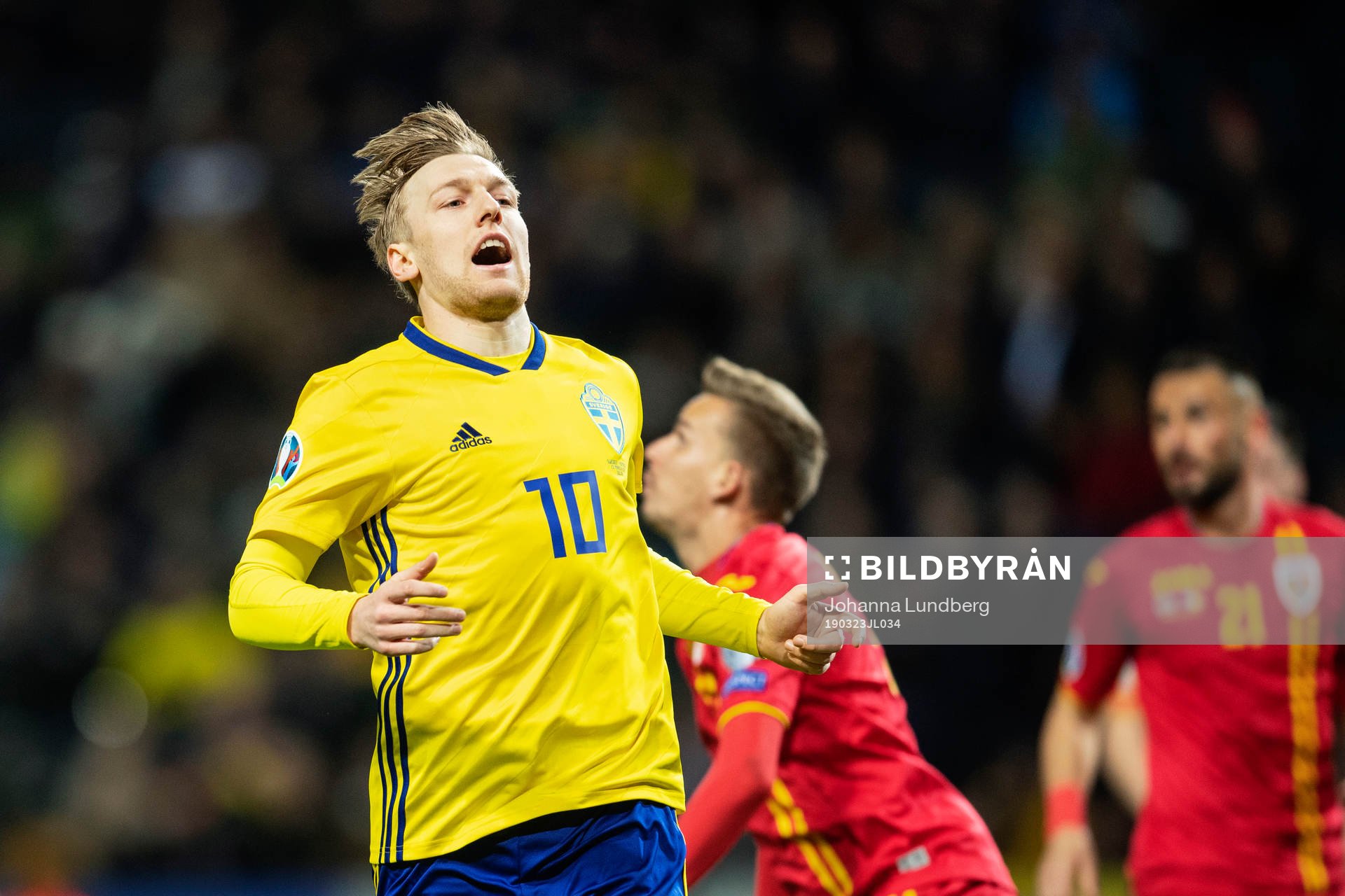 Emil Forsberg of Sweden looks dejected