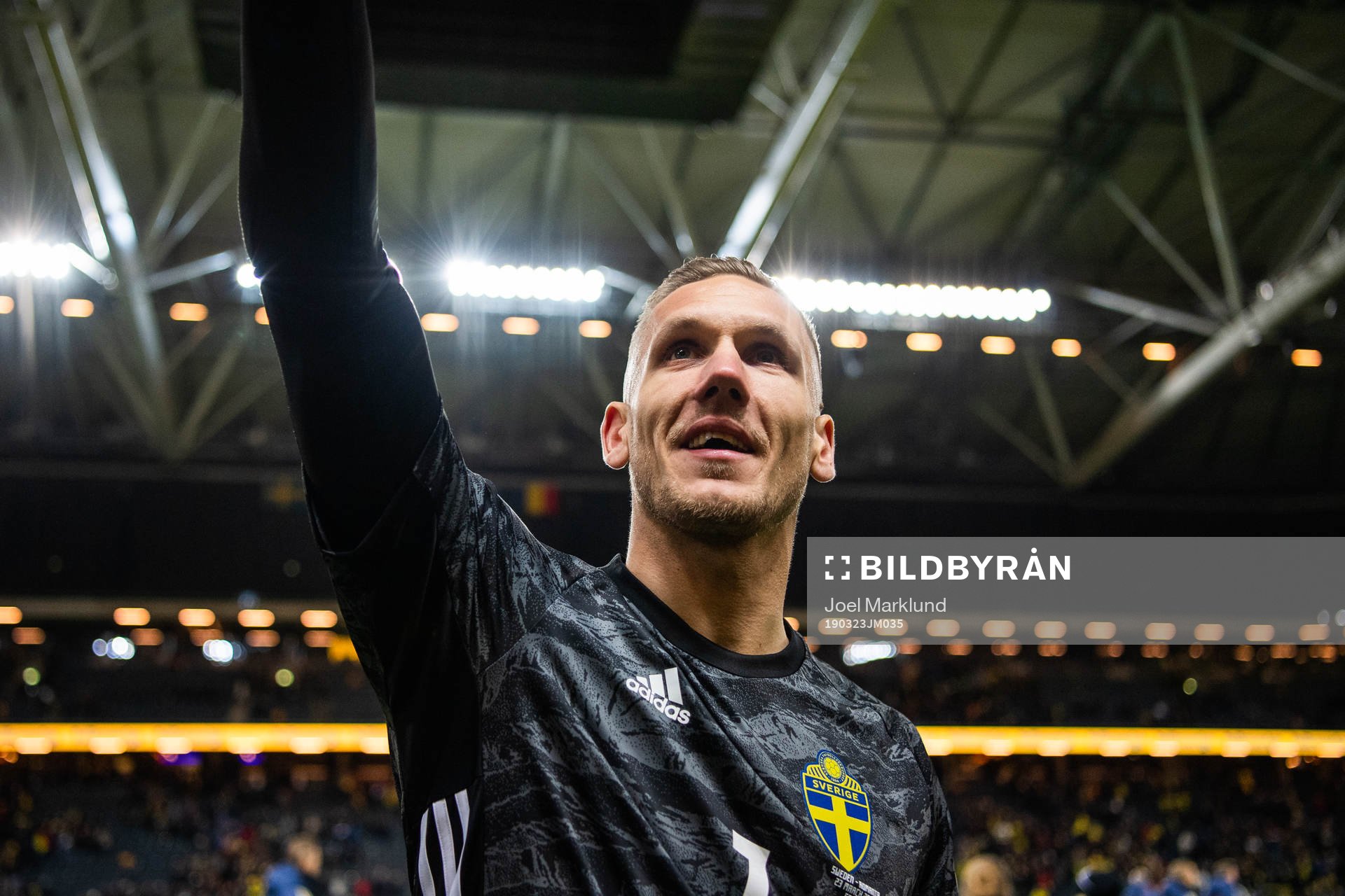 Goalkeeper Robin Olsen of Sweden celebrate