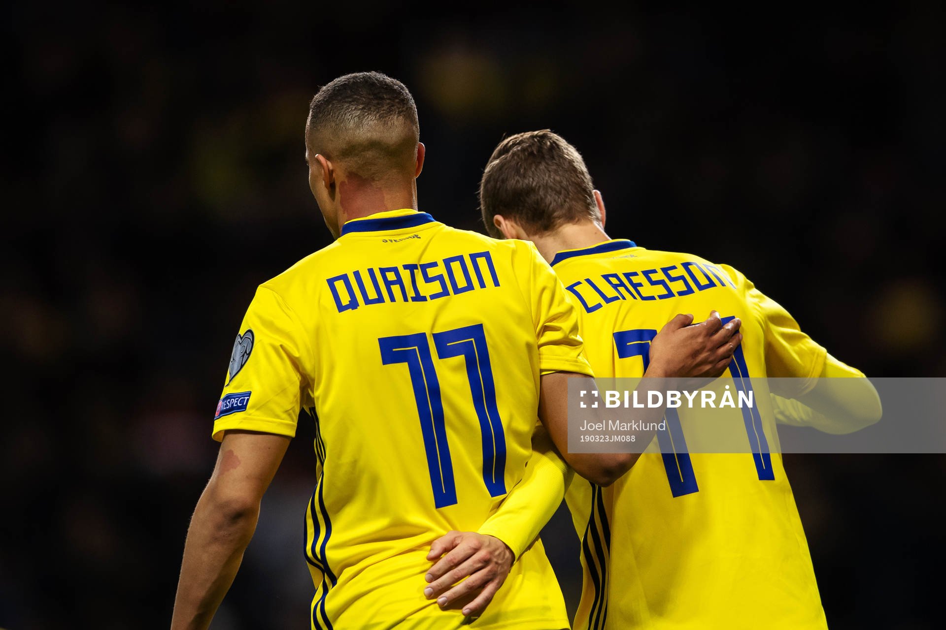Robin Quaison and Viktor Claesson of Sweden celebrate