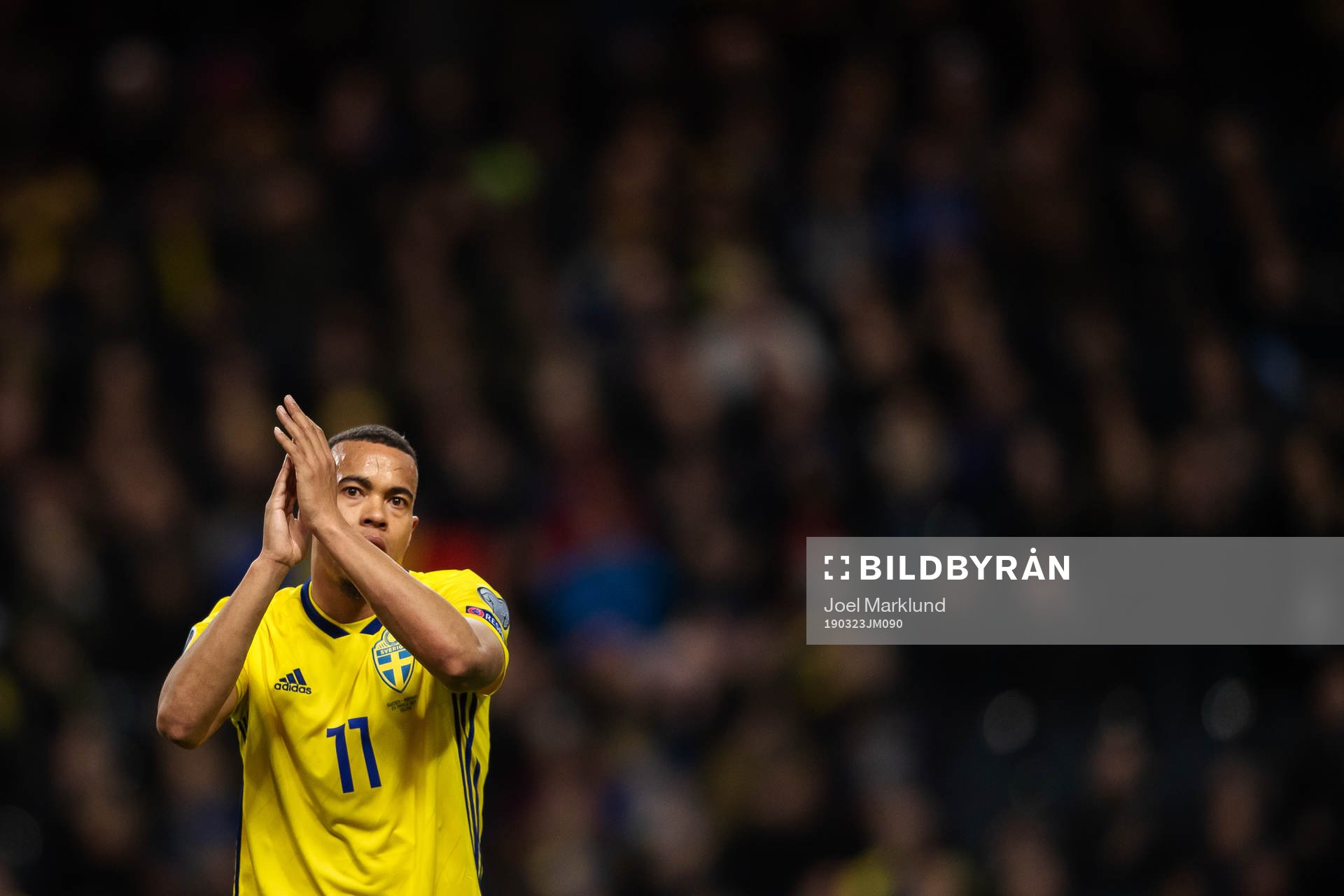 Robin Quaison of Sweden cheers the crowd when leaving the