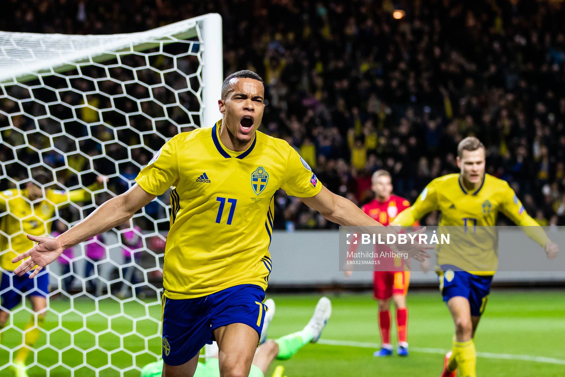 Robin Quaison of Sweden celebrates