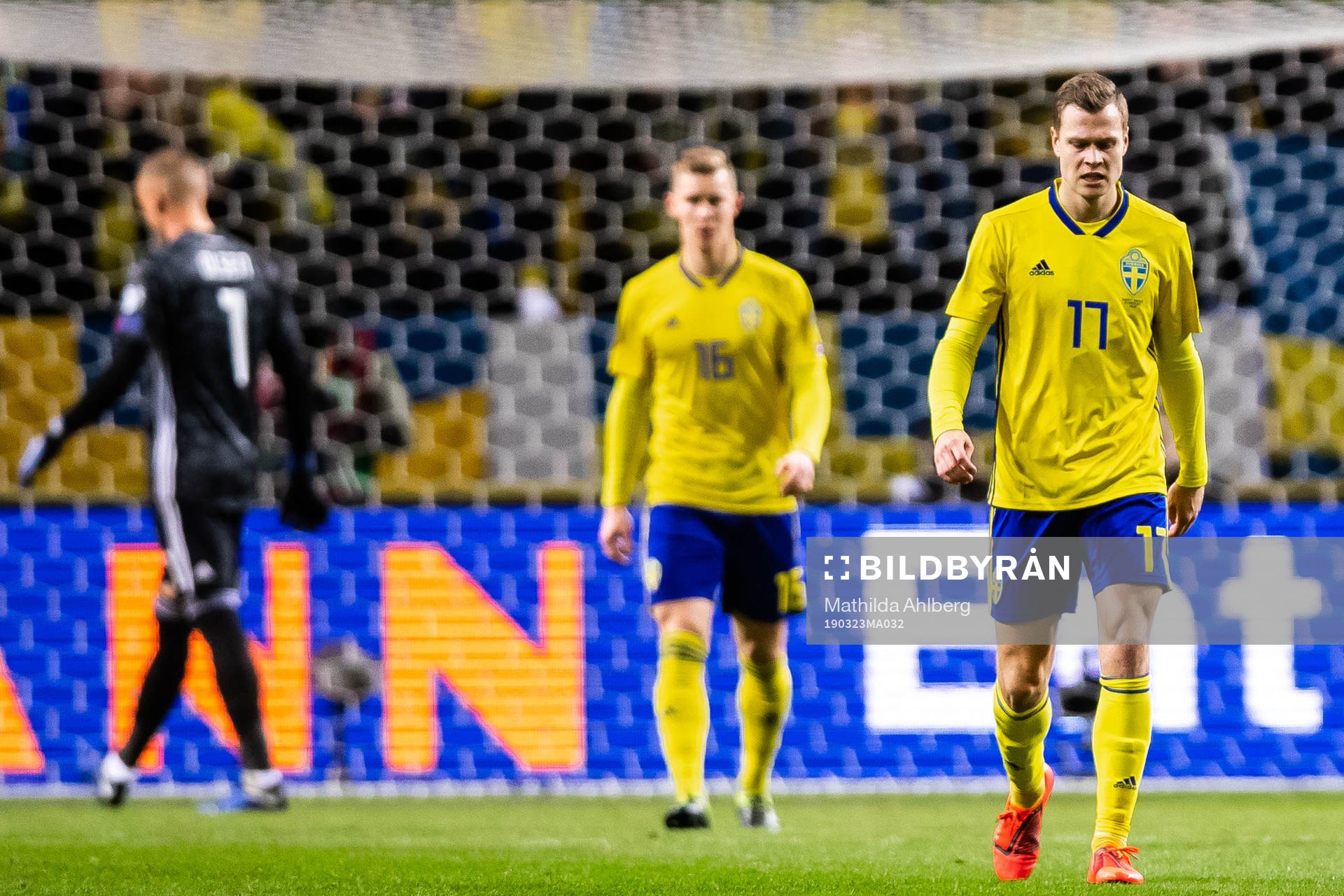 Emil Krafth and Viktor Claesson of Sweden look dejected
