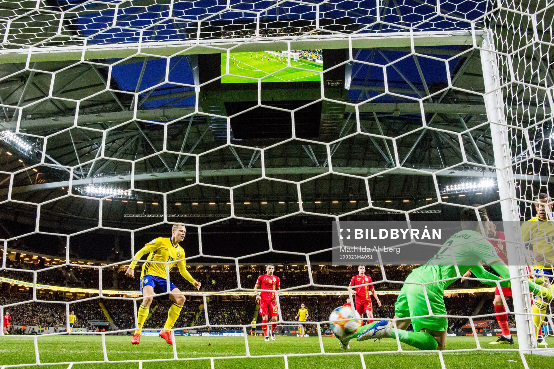 Robin Quaison of Sweden scores 1-0