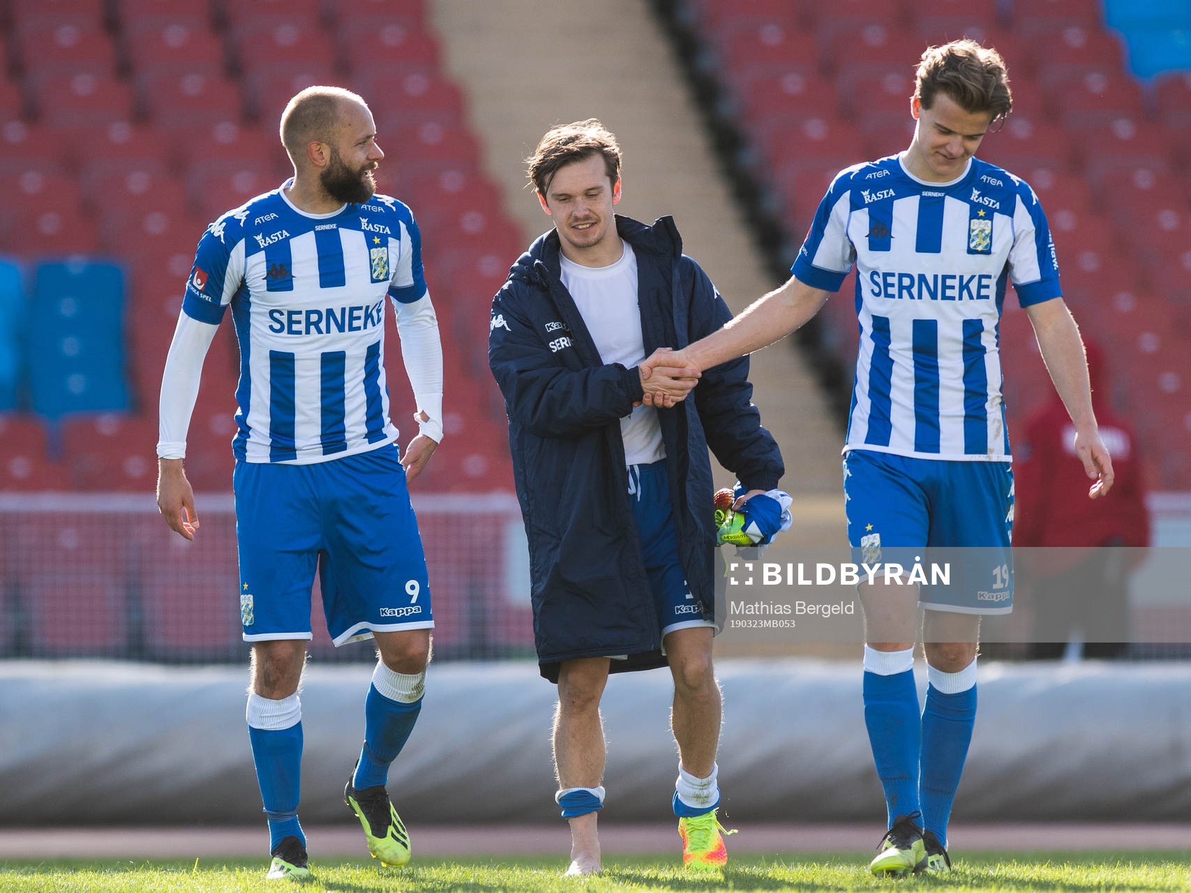 IFK Göteborgs Robin Söder, Patrik Karlsson Lagemyr och August Erlingmark efter träningsmatchen i fotboll mellan IFK Göteborg och Örgryte den 23 mars 2019 i Göteborg.