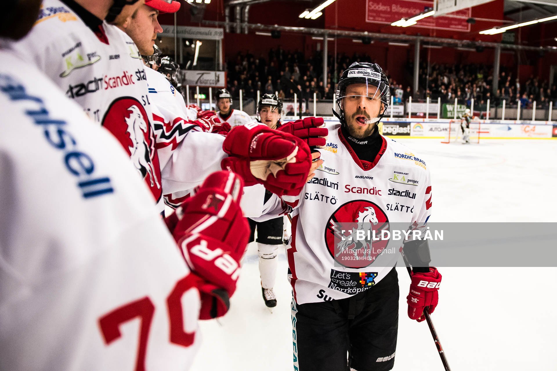 Vita Hästens Marcus Eriksson jublar