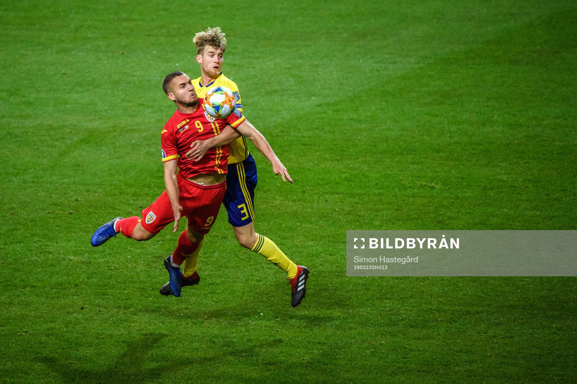 George Puscas of Romania and Filip Helander of Sweden