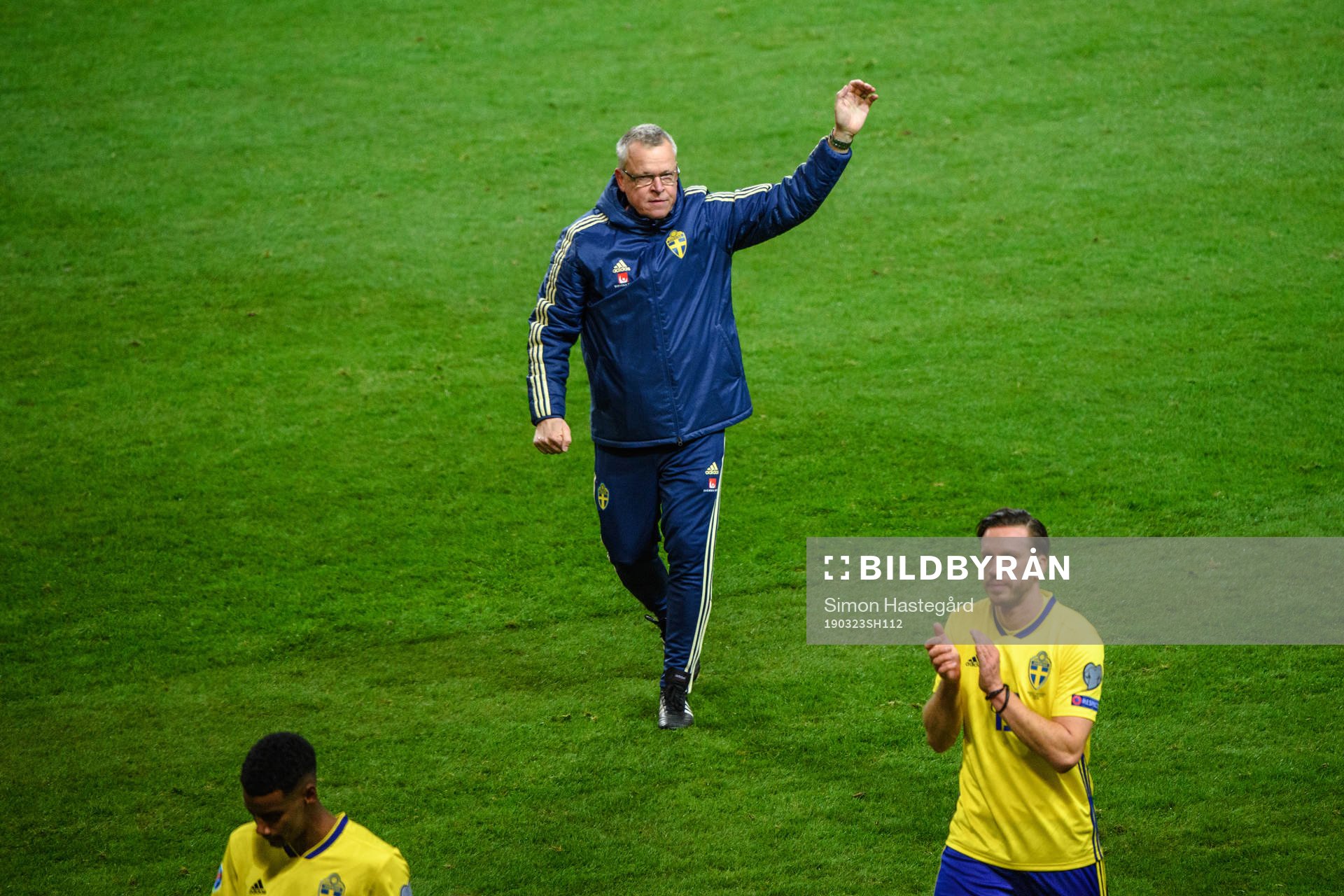 Head coach Janne Andersson of Sweden celebrates