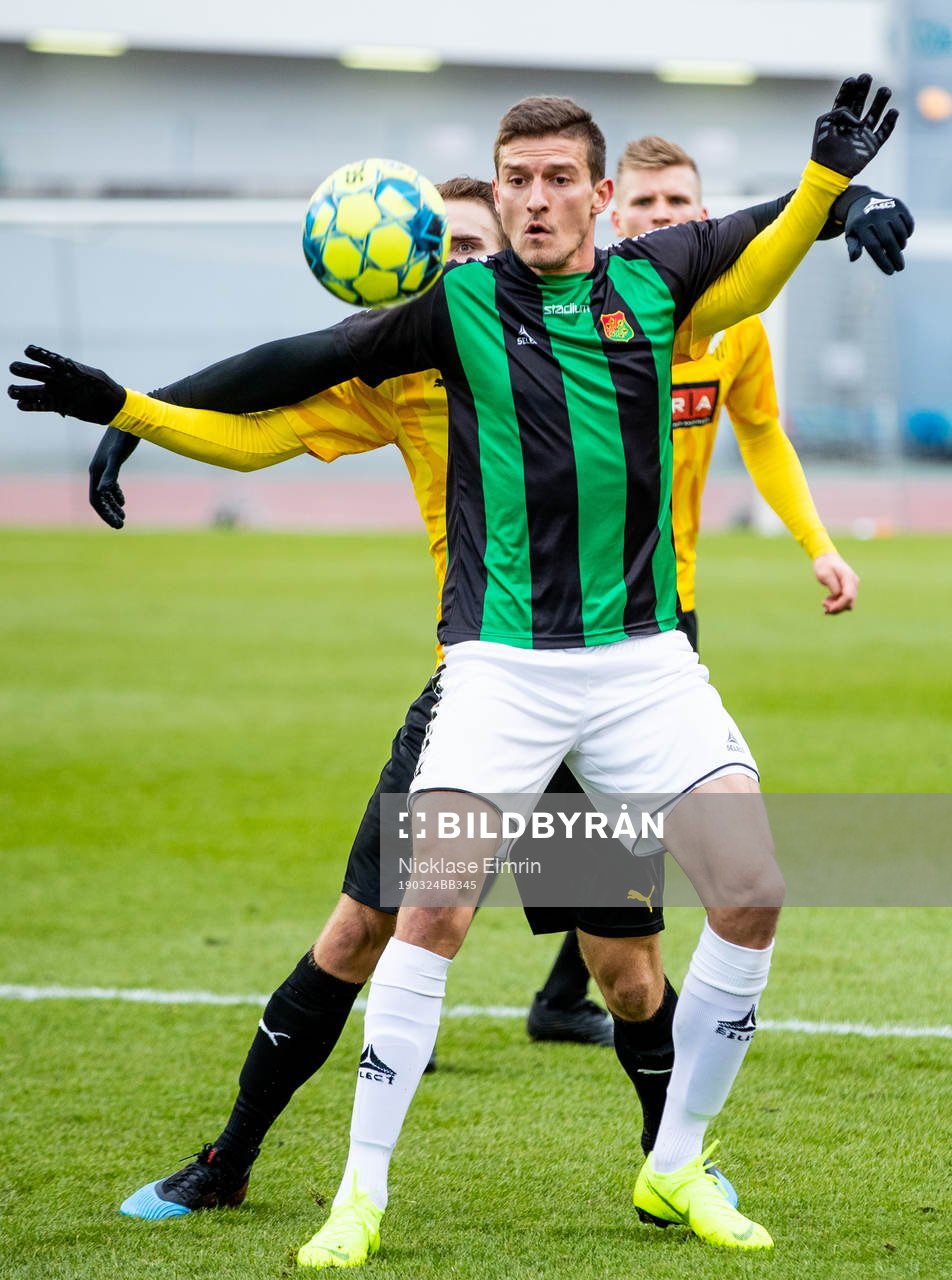 GAIS Nikola Asceric  mot Häckens Oskar Sverrisson