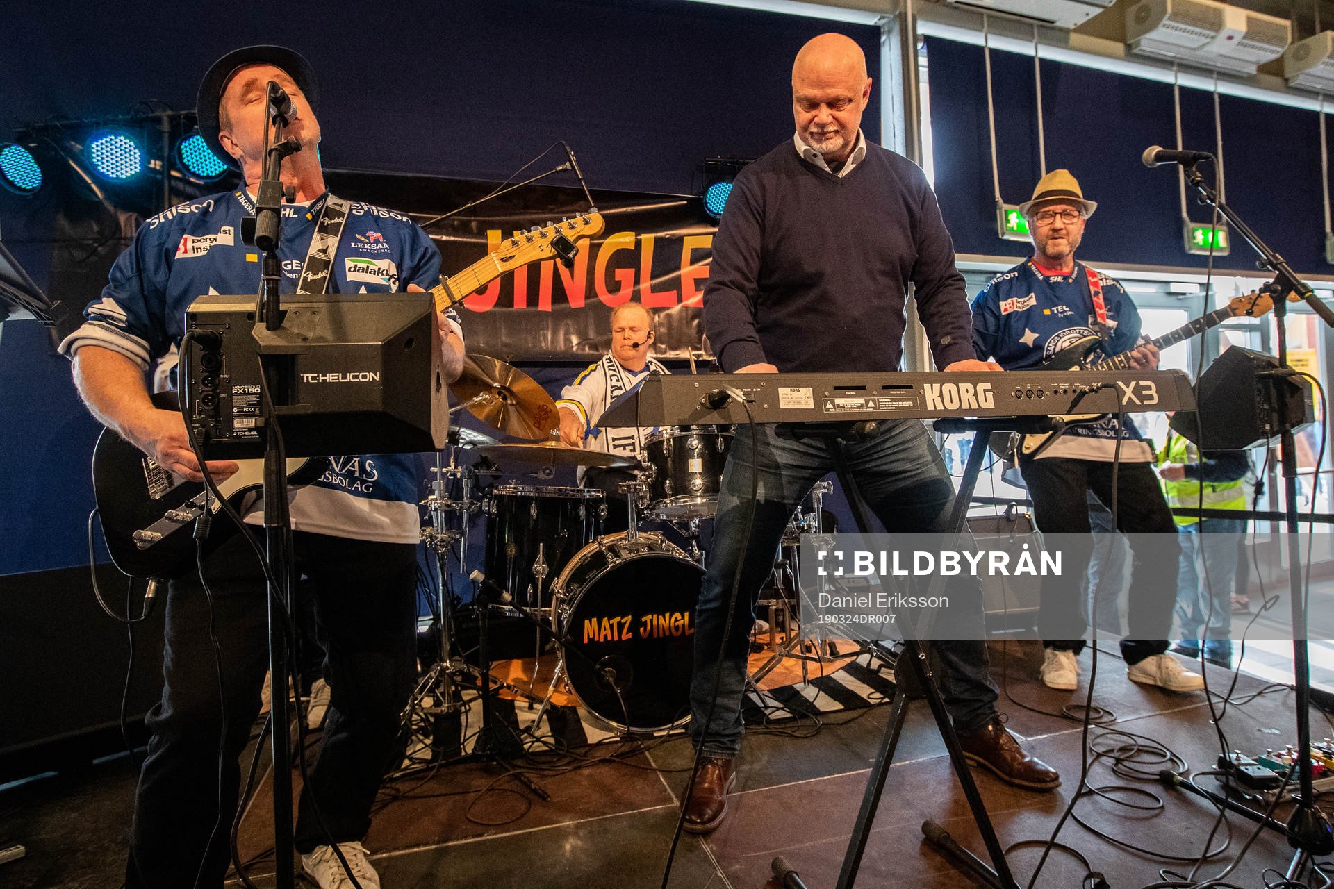 Leksands tränare Roger Melin spelar keyboard i
