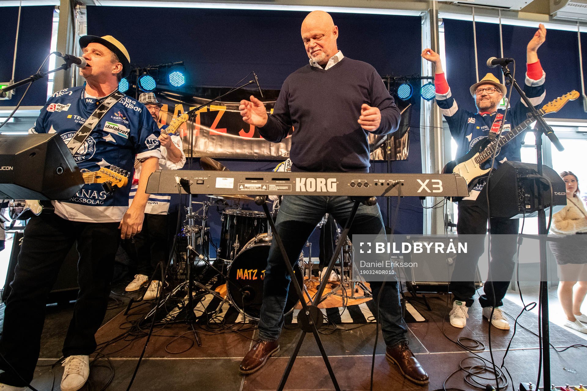 Leksands tränare Roger Melin spelar keyboard i