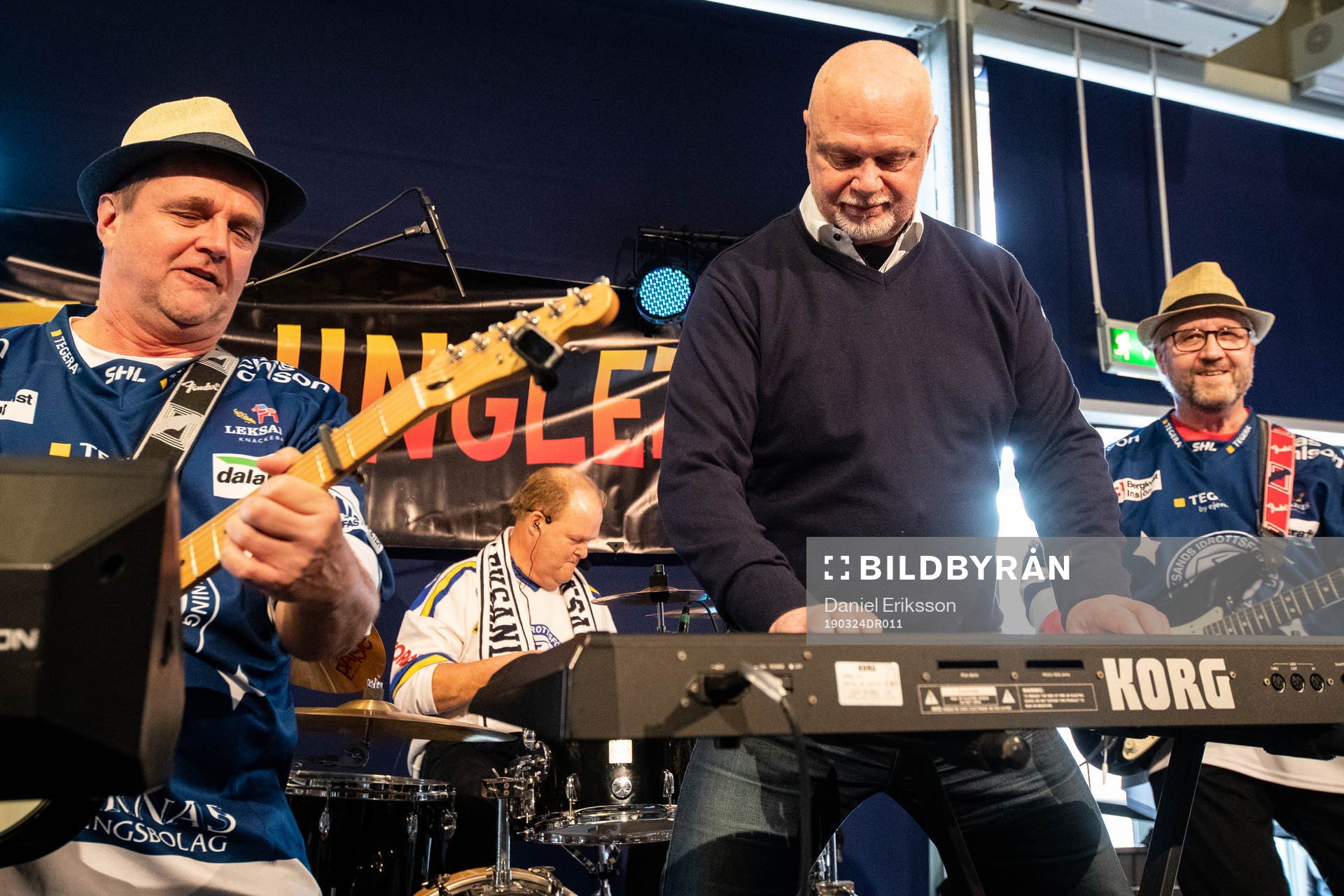 Leksands tränare Roger Melin spelar keyboard i