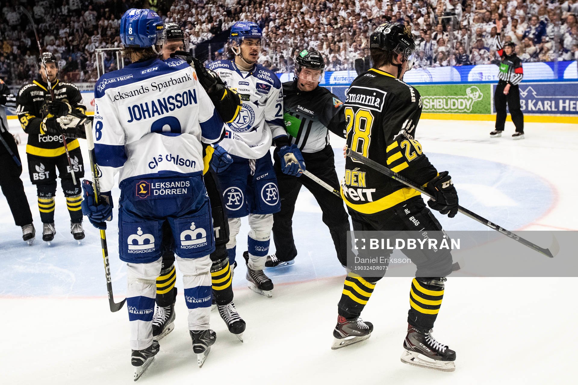 Leksands Filip Johansson och Thomas Valkvæ Olsen  fight