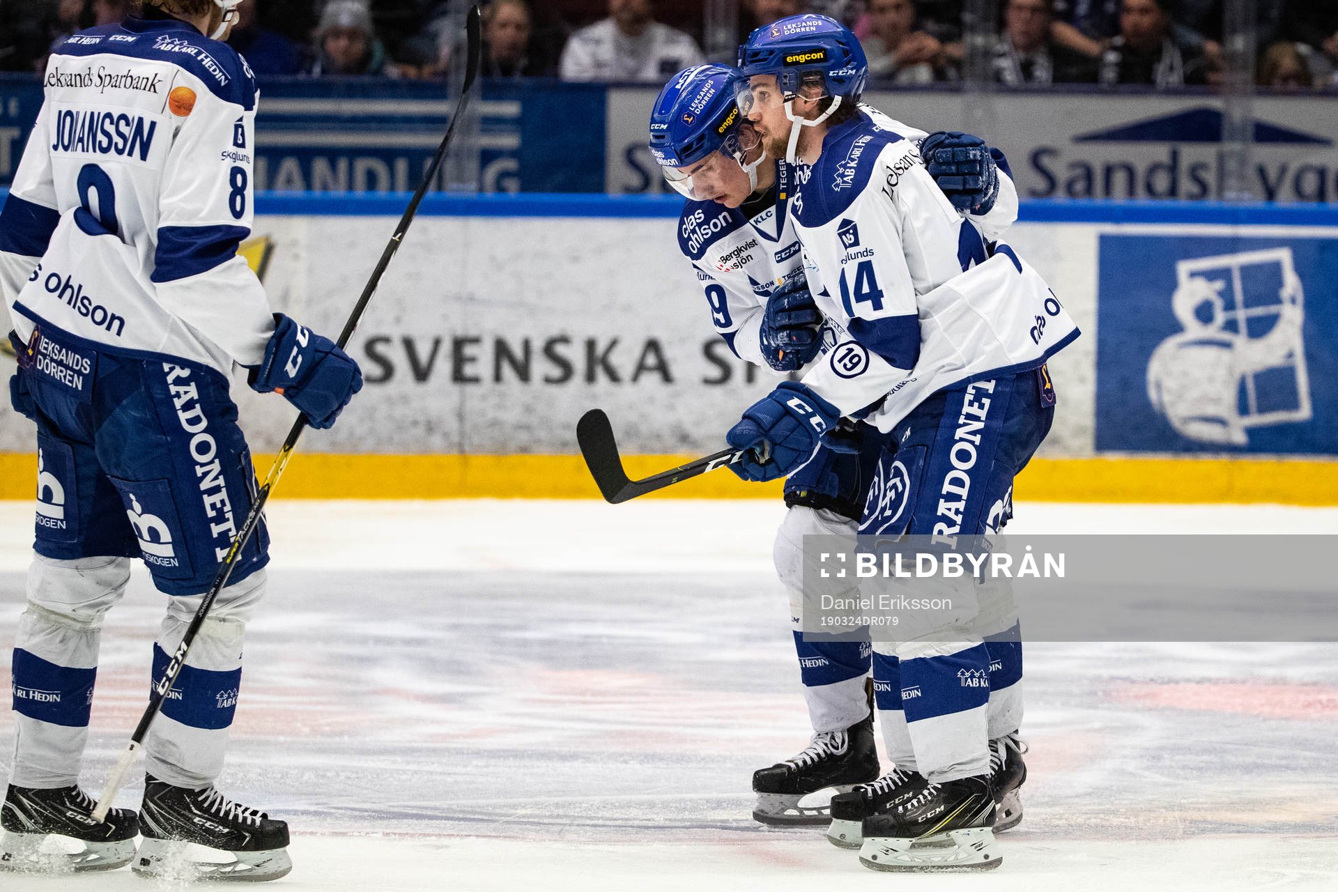 Leksands David Rundqvist får hjälp av Oskar Lang