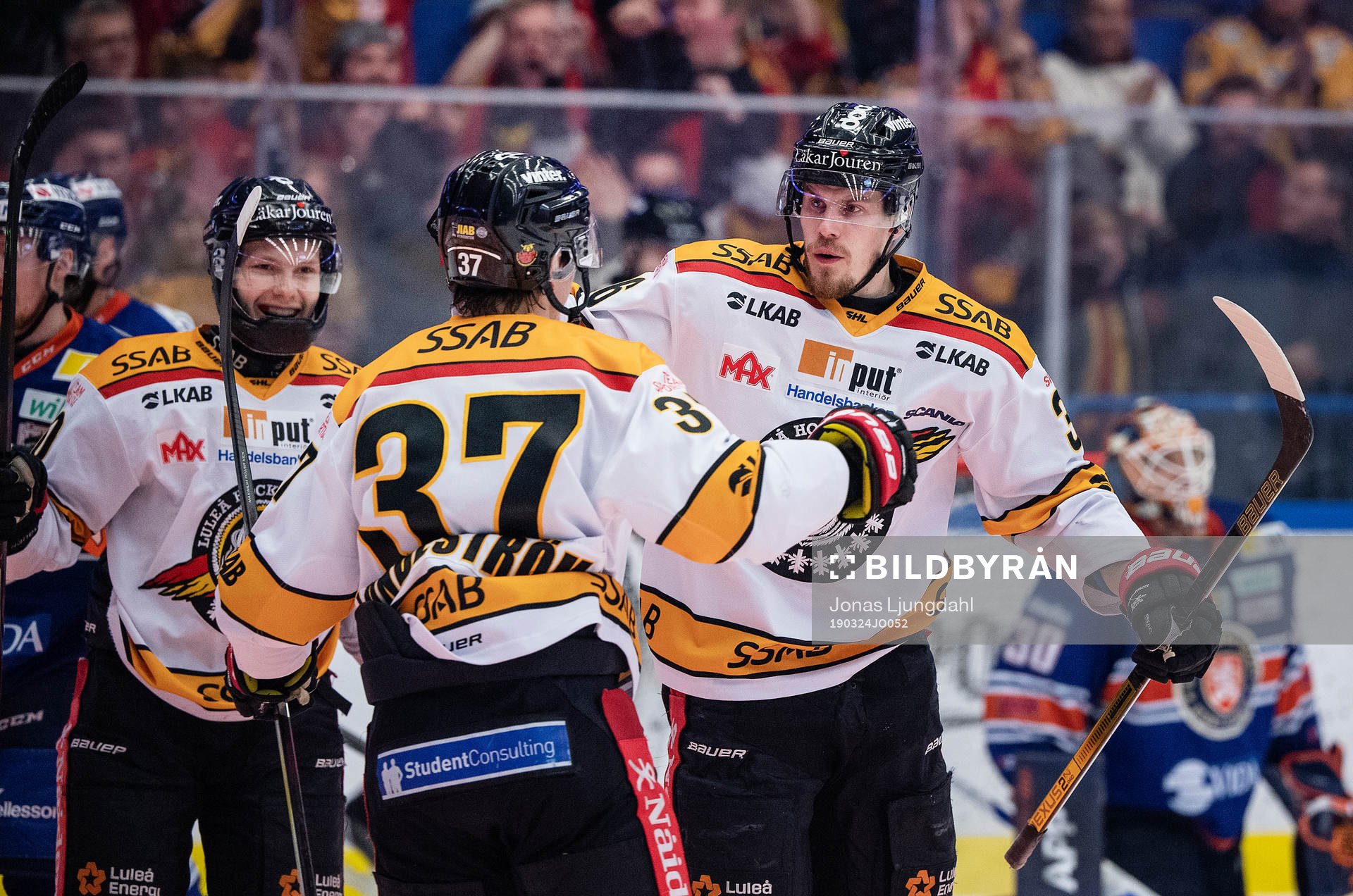 Luleås Emil Larsson jublar