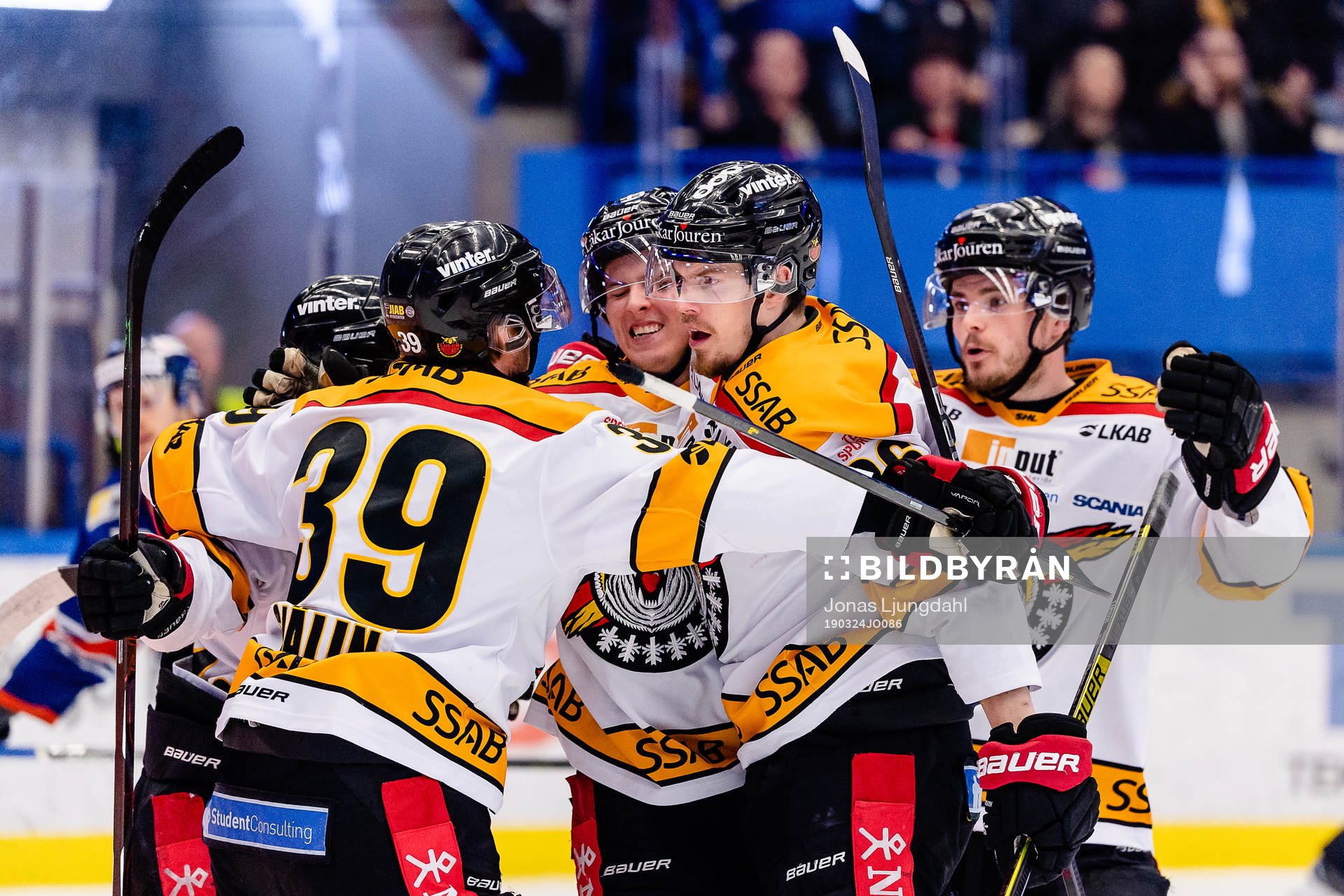 Luleås Emil Larsson jublar