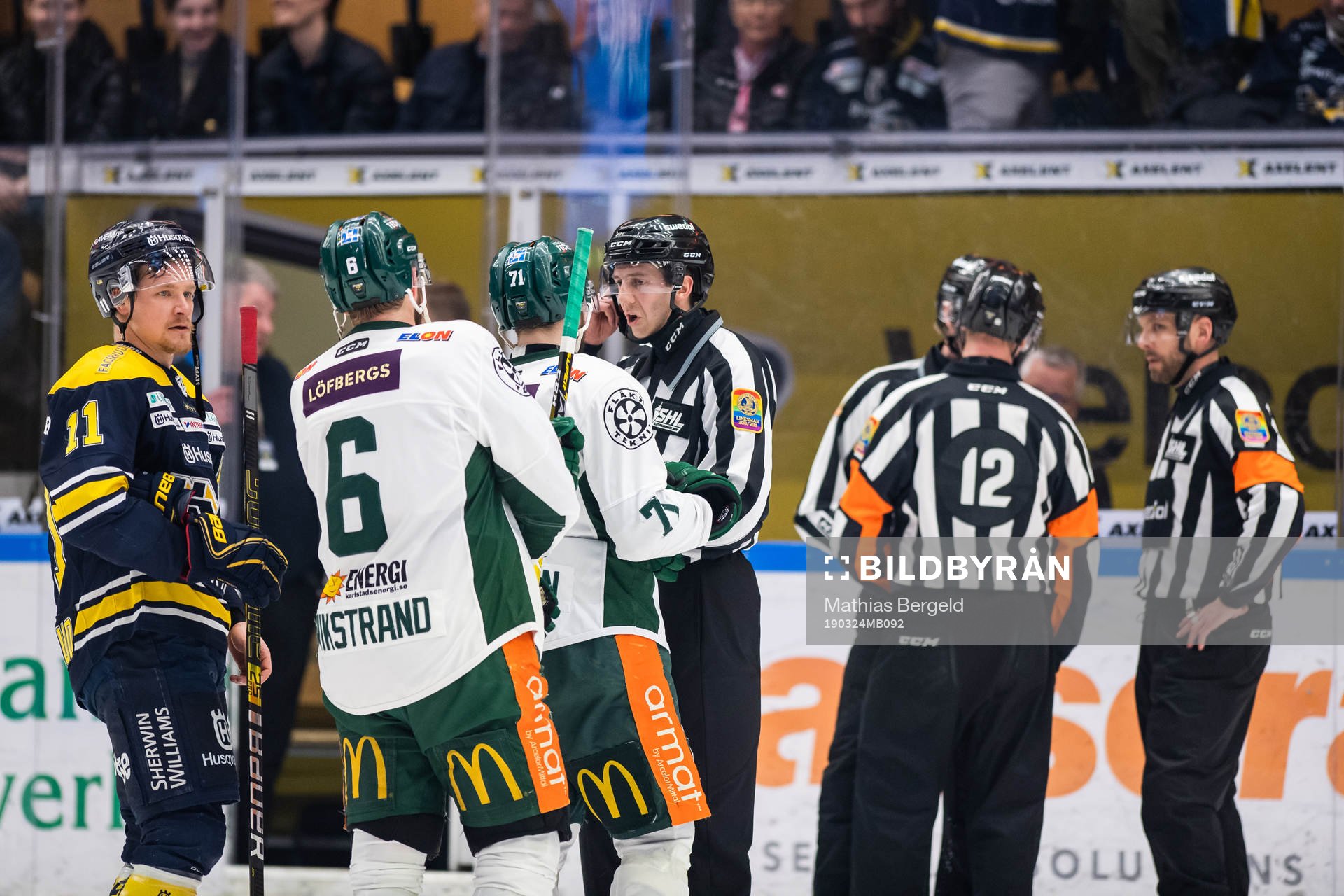 s Simon Önerud och Färjestads Mikael Wikstrand samt Jesse