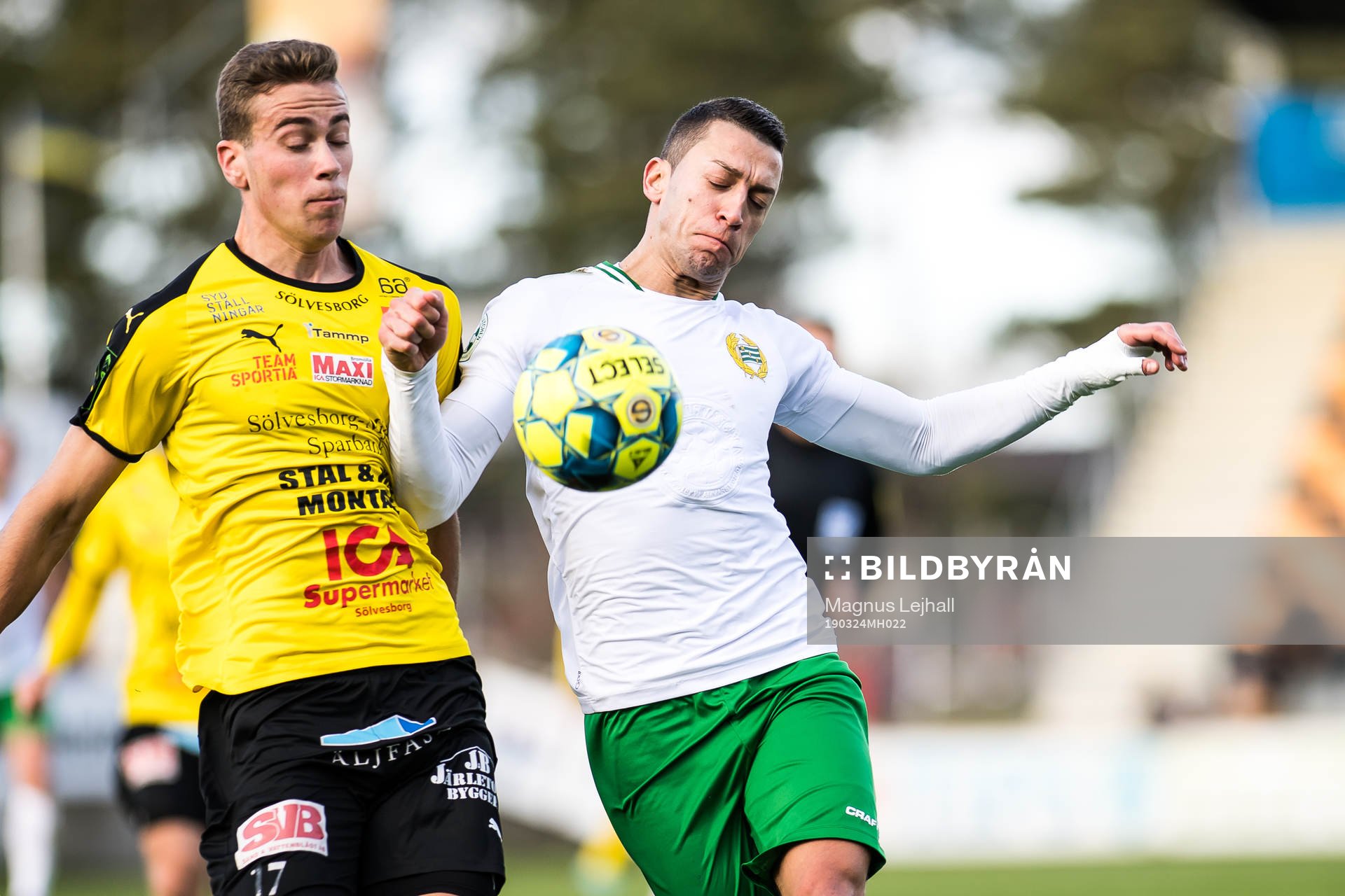 Mjällbys Jacob Ottosson   och Hammarbys Nikola Djurdjic under träningsmatchen i fotboll mellan Mjällby och Hammarby den 24 mars 2019 i Mjällby.