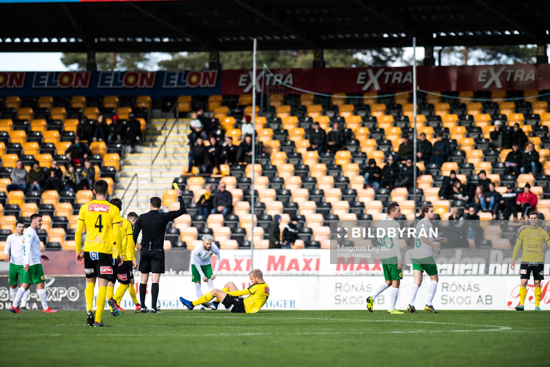 Hammarbys Darijan Bojanic får gult kort