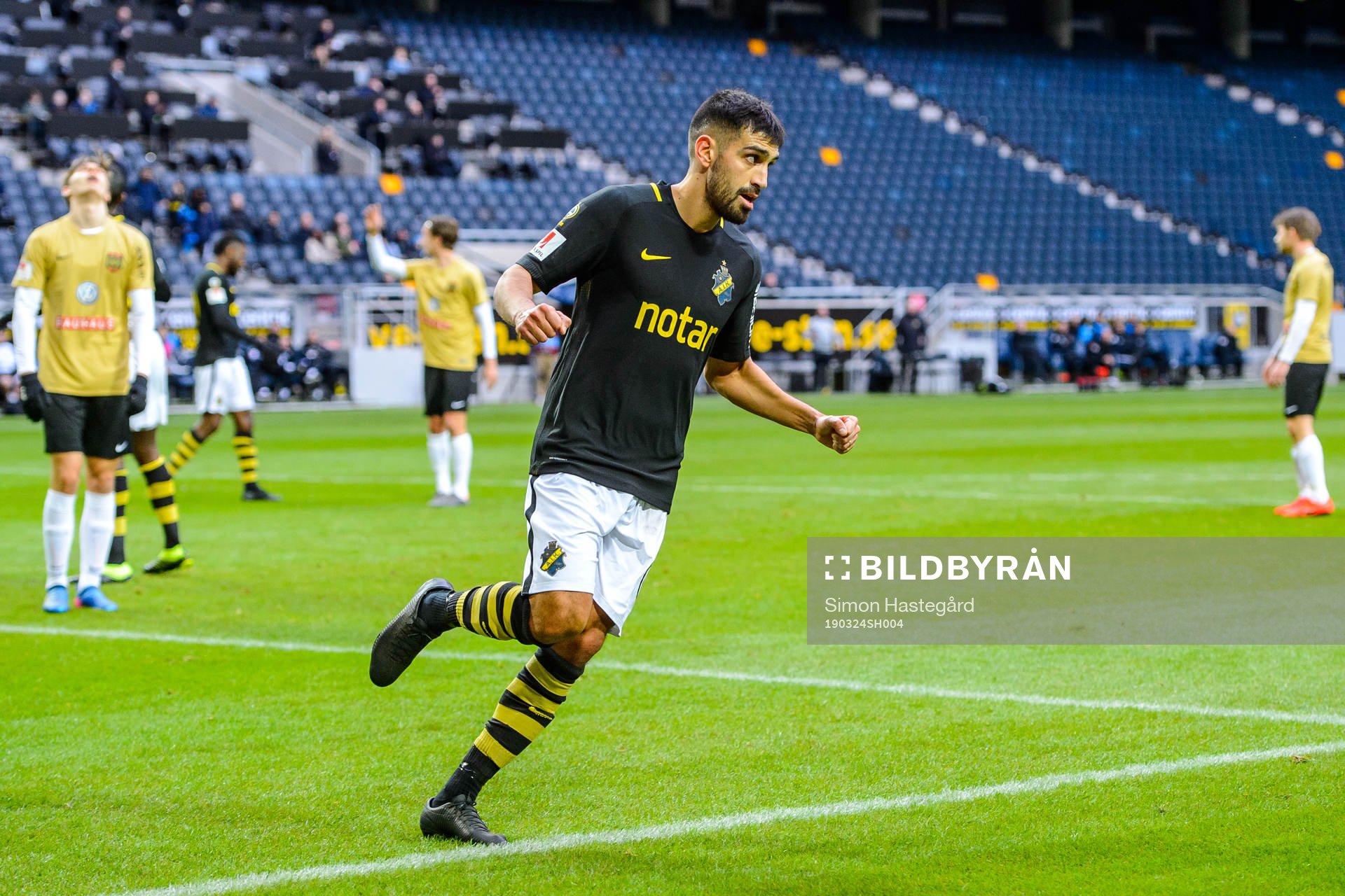 s Stefan Silva jublar