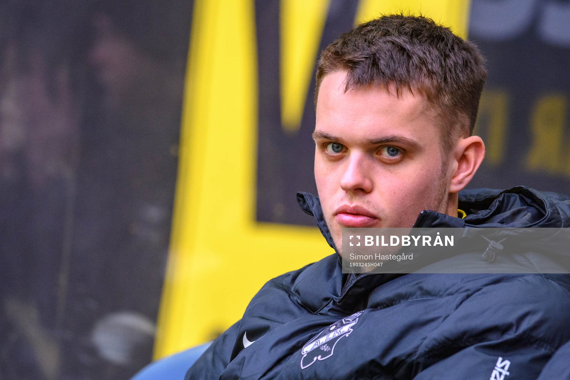 s målvakt Oscar Linnér på bänken