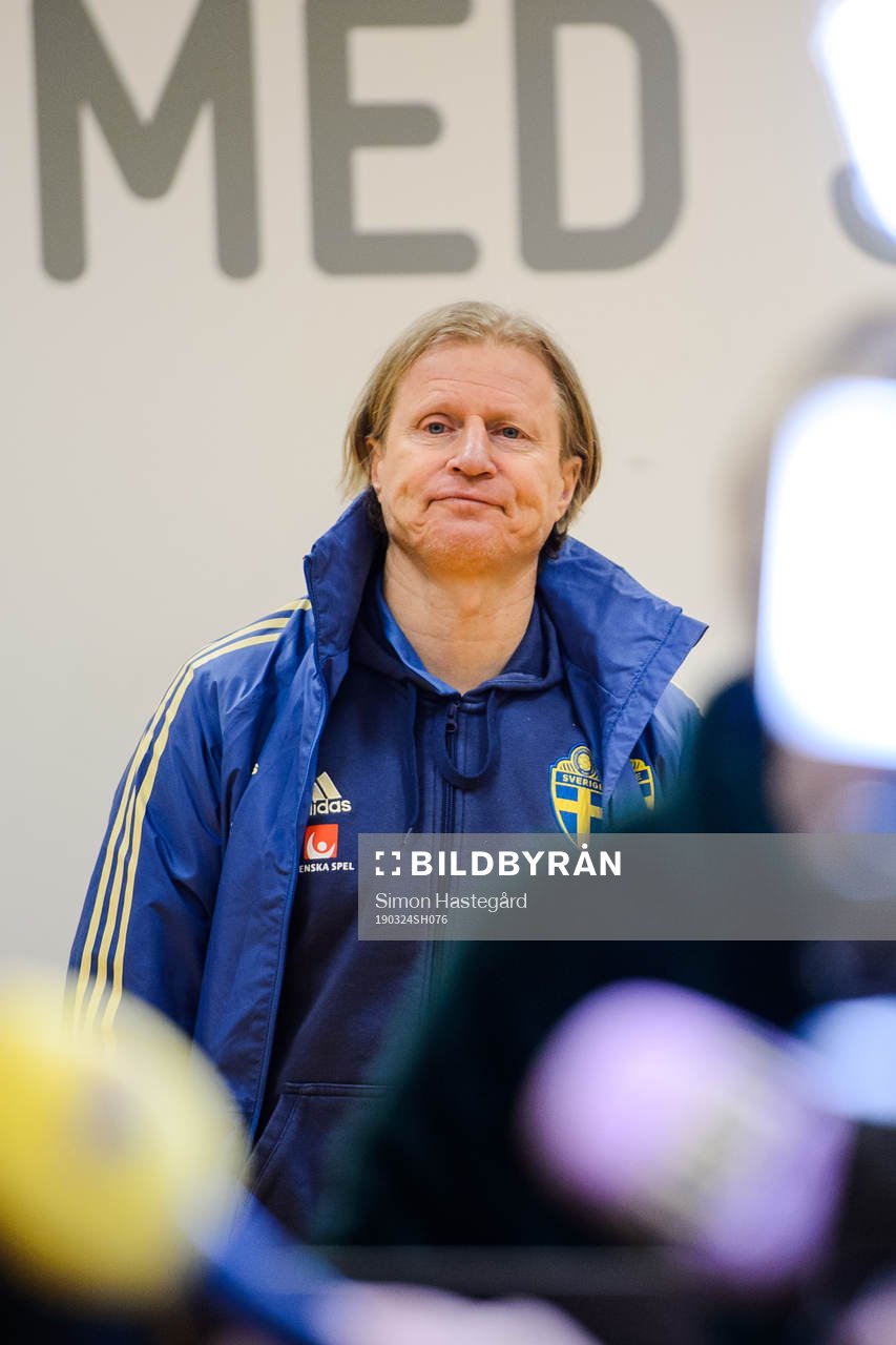 Team manager Stefan Pettersson of Sweden