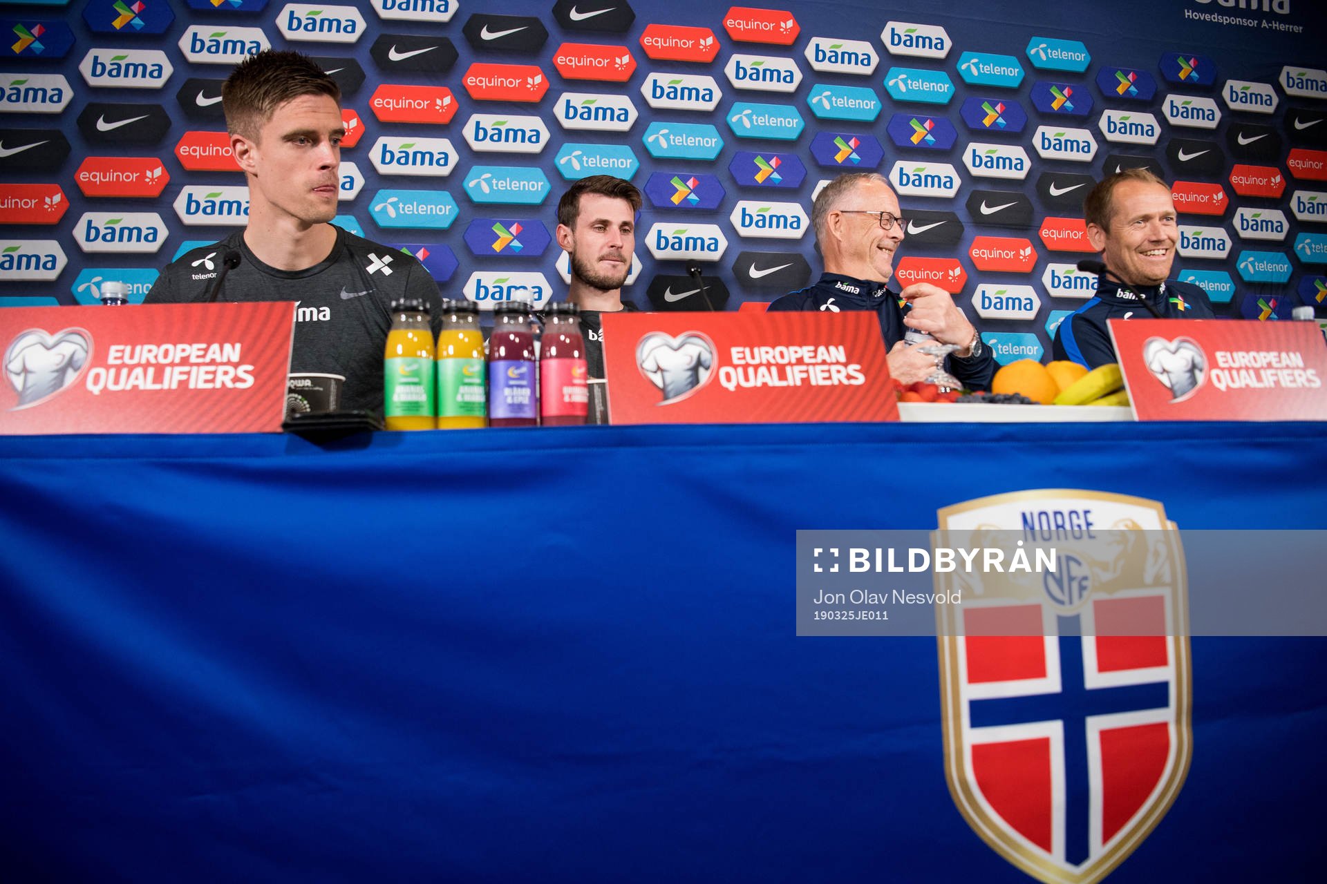 Markus Henriksen, Håvard Nordtveit, Lars Lagerbäck, head
