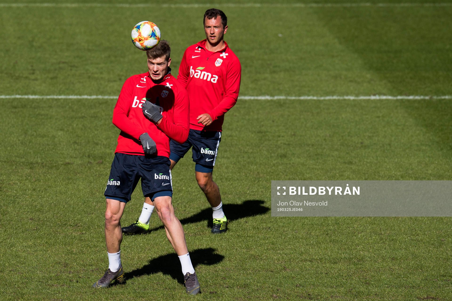 Alexander Sørloth and Even Hovland of Norway