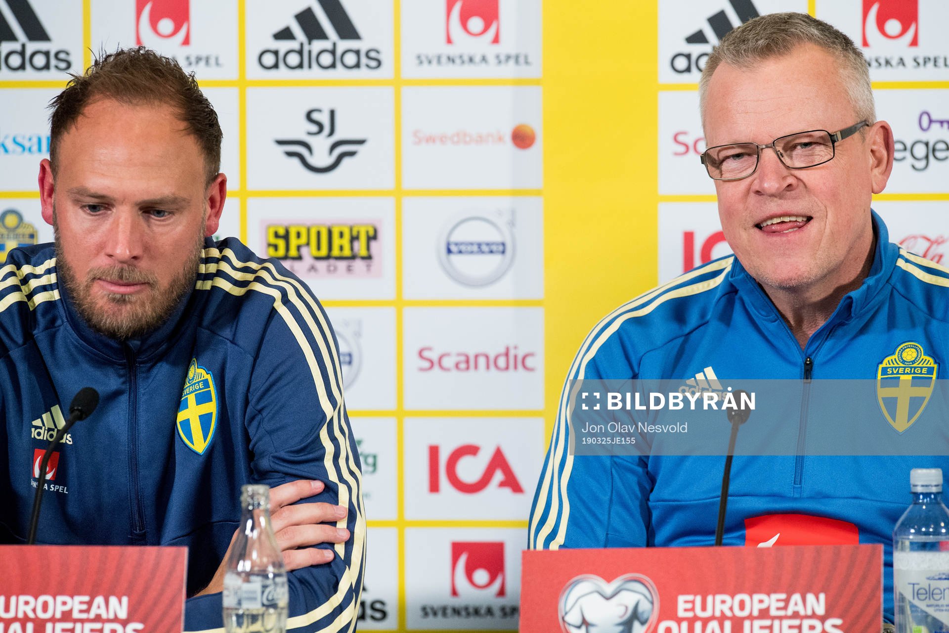 Andreas Granqvist and head coach Janne Andersson of the