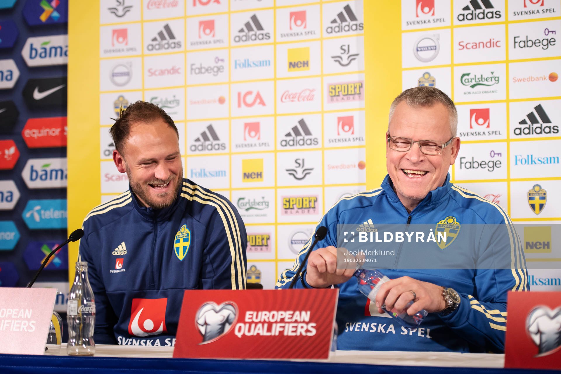 Andreas Granqvist and head coach Janne Andersson of the