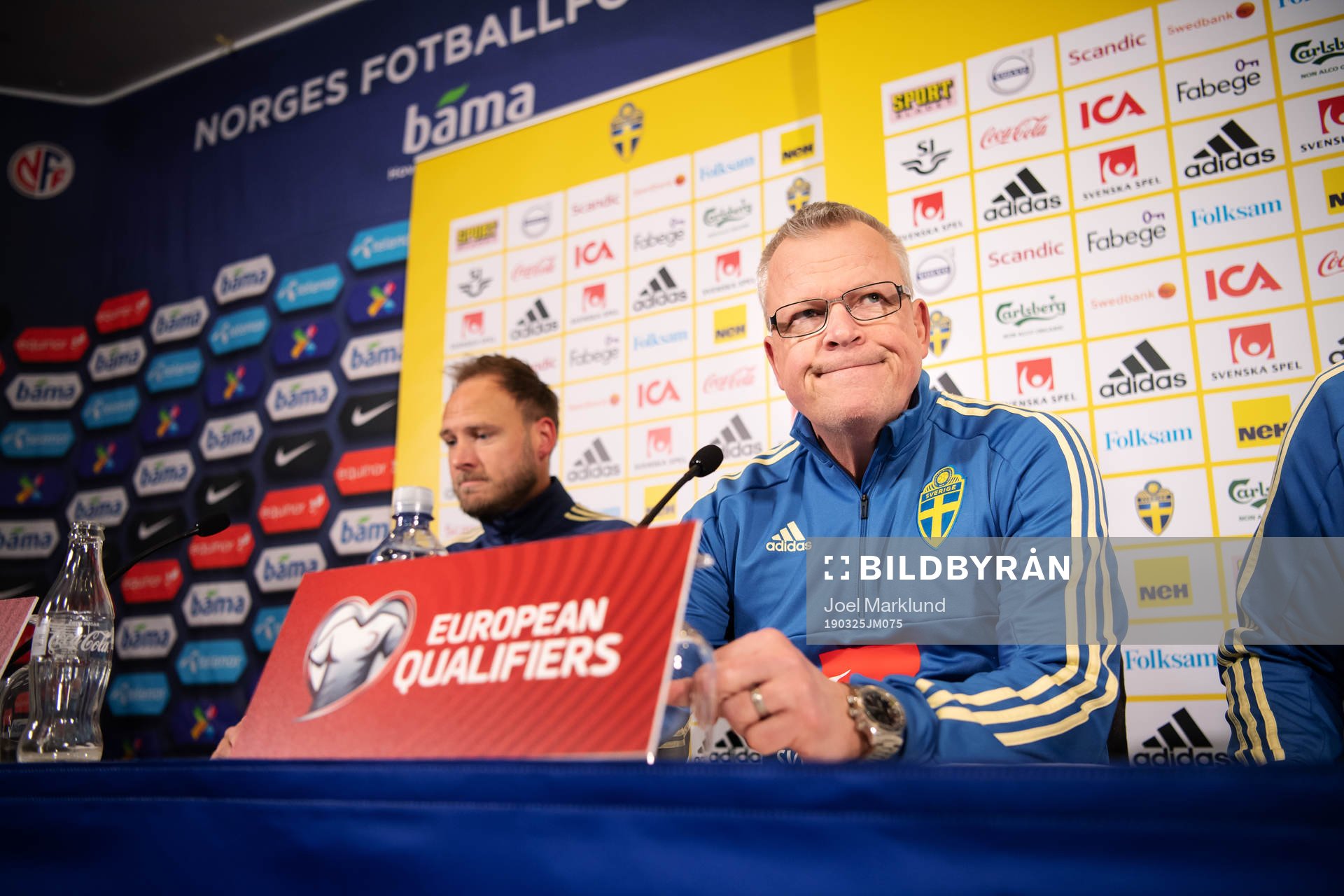 Andreas Granqvist and head coach Janne Andersson of the