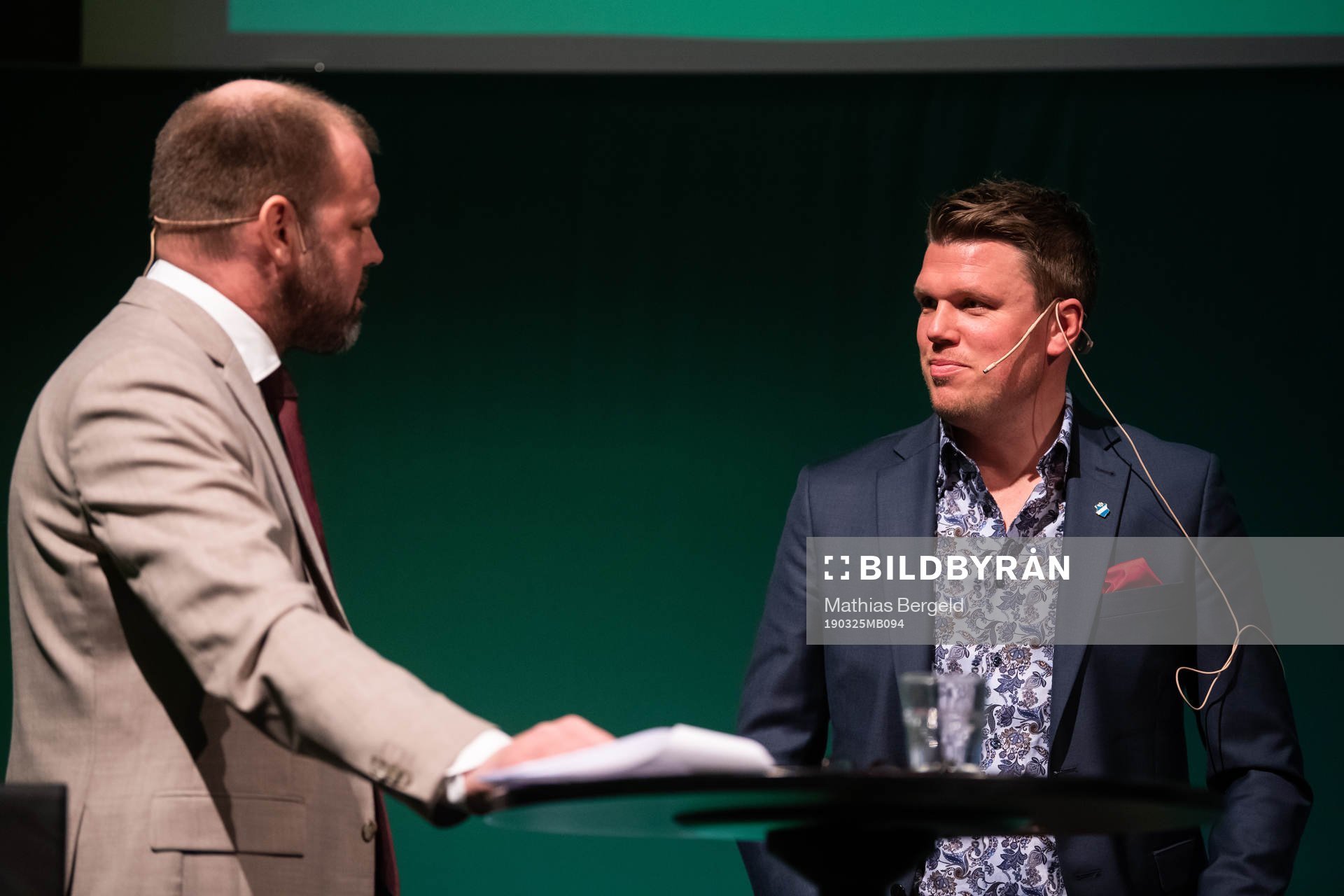 Daniel Kristiansson, konferencier och Östers tränare
