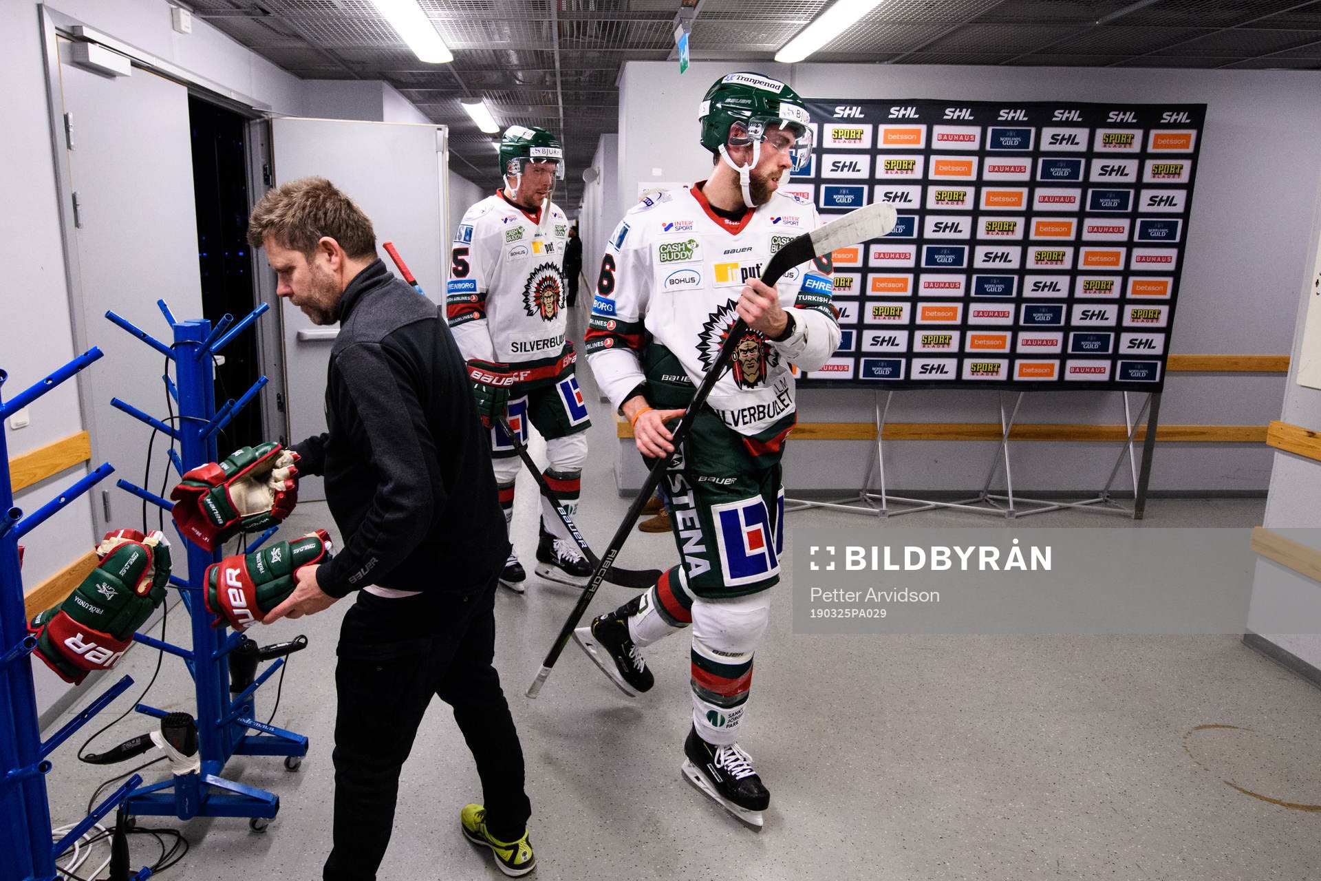 Frölundas Anders Grönlund och Brandon Gormley deppar