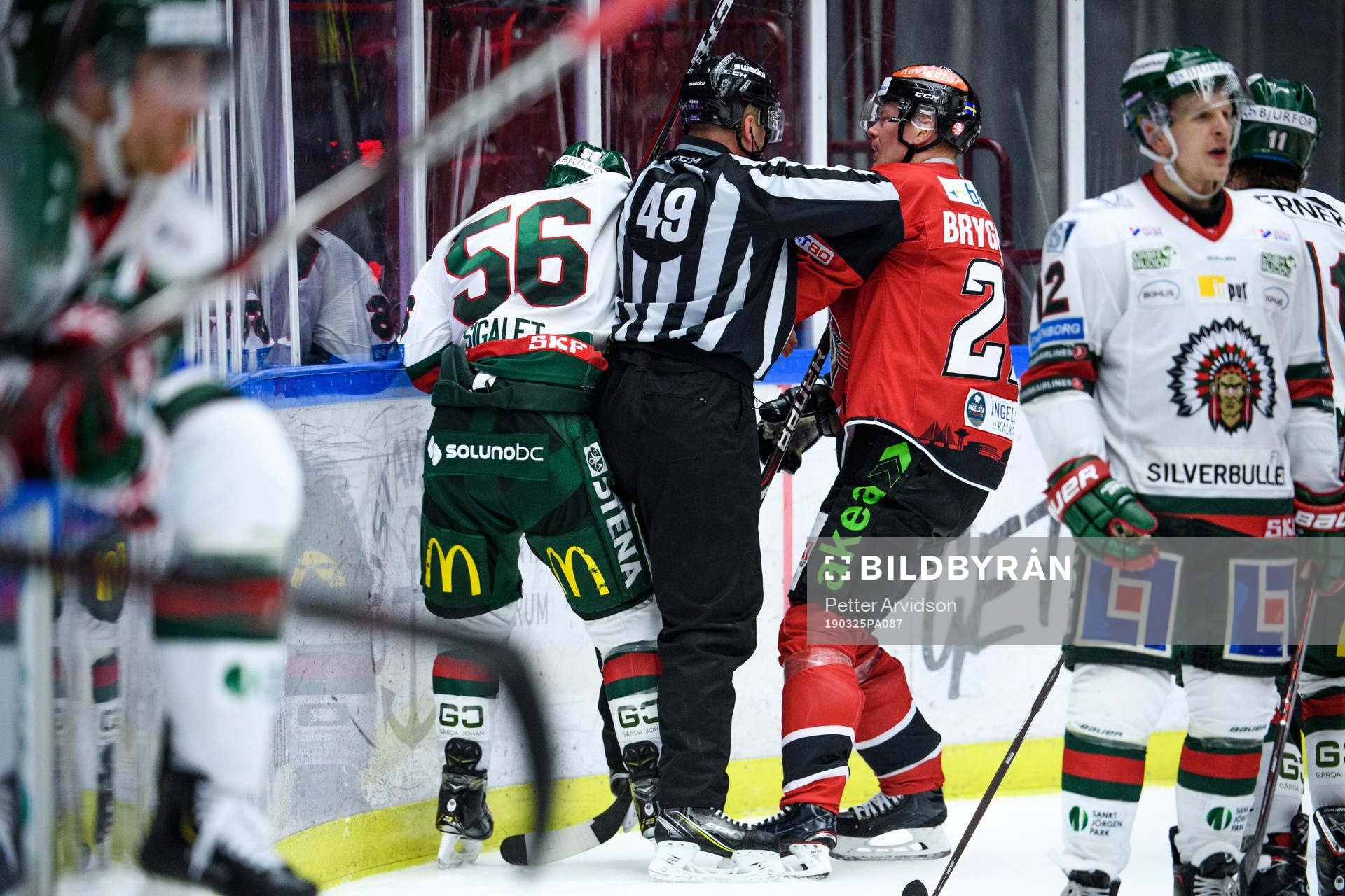 Frölundas Jonathan Sigalet och Malmö Redhawks Lars