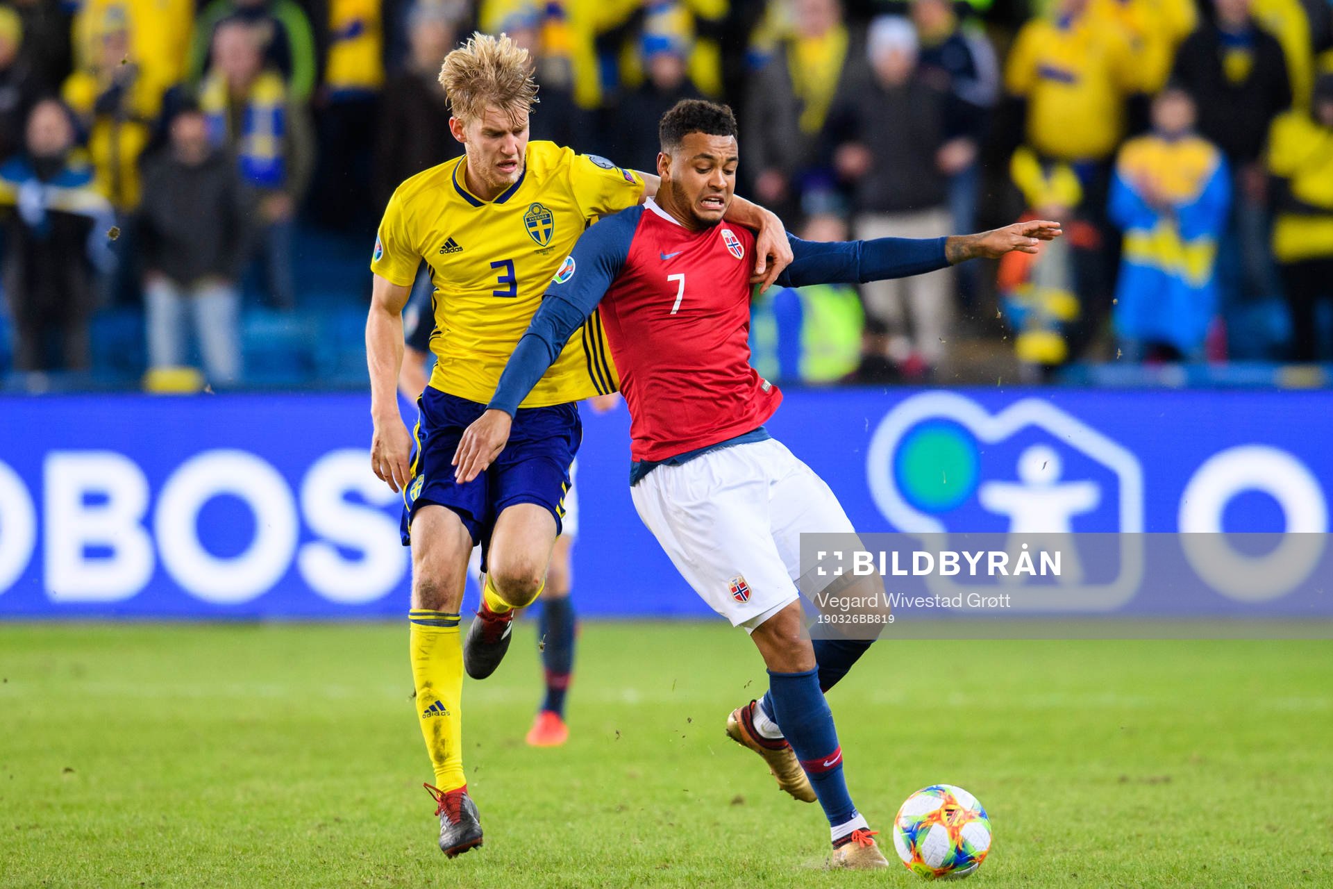 Filip Helander of Sweden and Joshua King of Norway